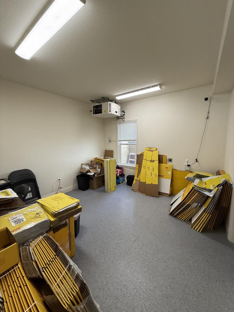 6842 Mission Street, Daly City