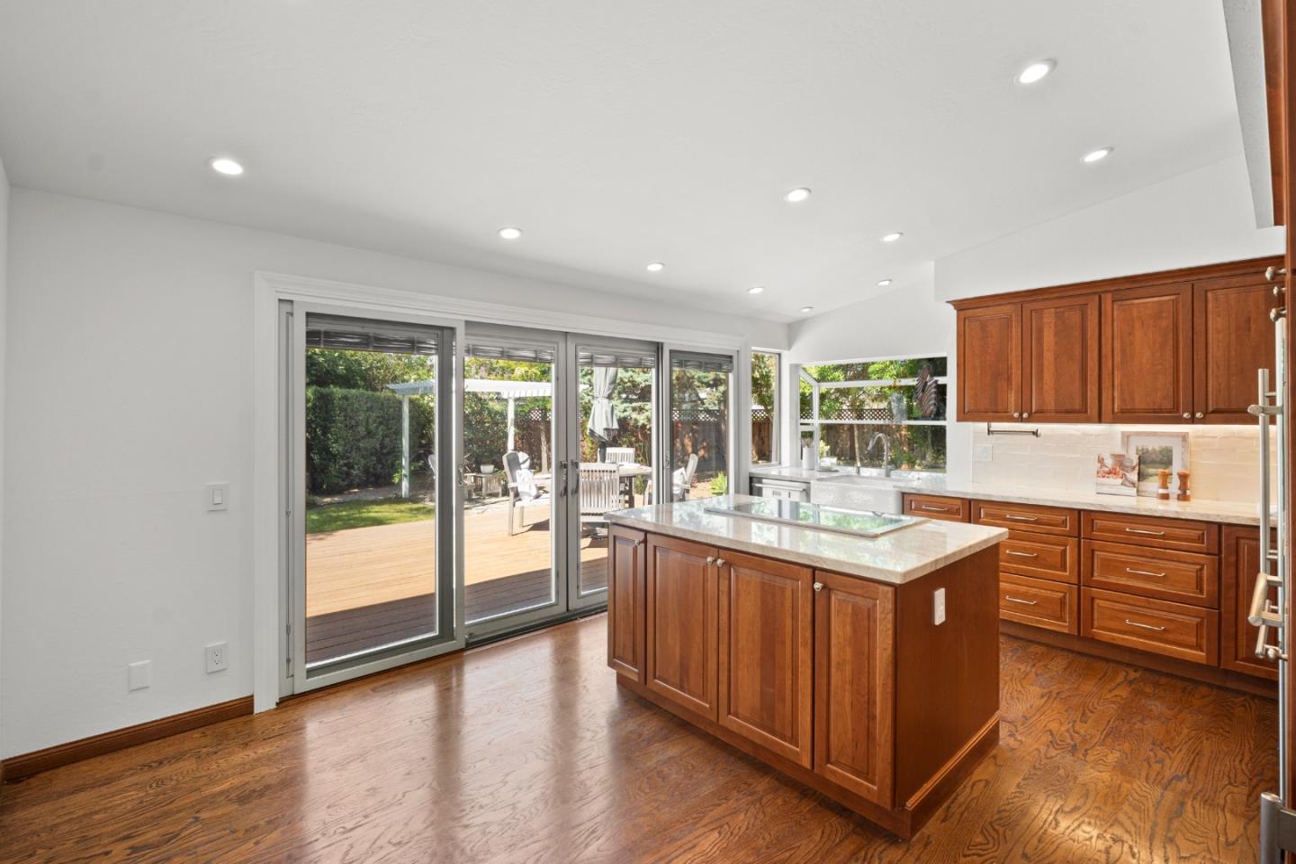 300 Tampa Court, Foster City