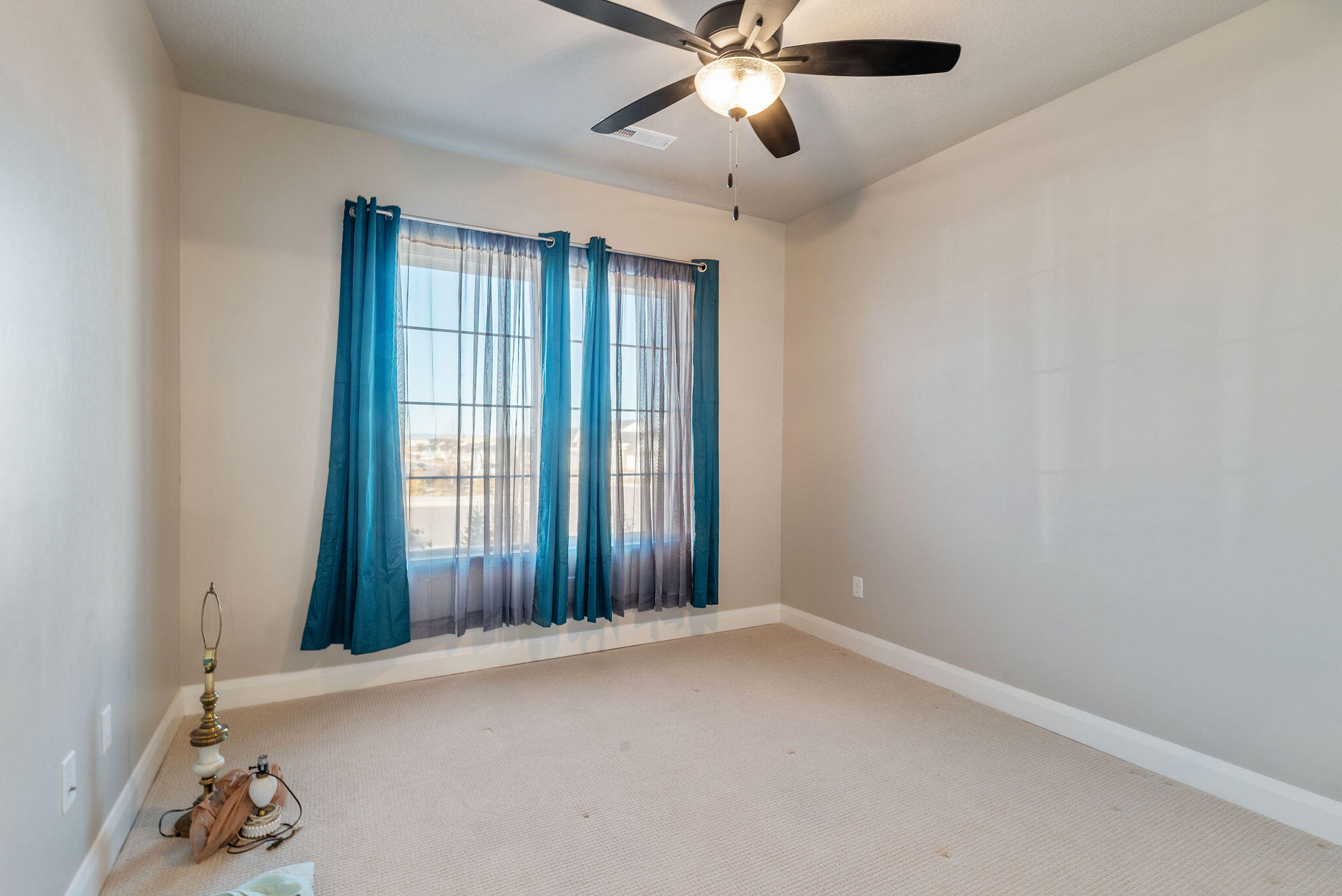 2735 W Sterling Drive DR