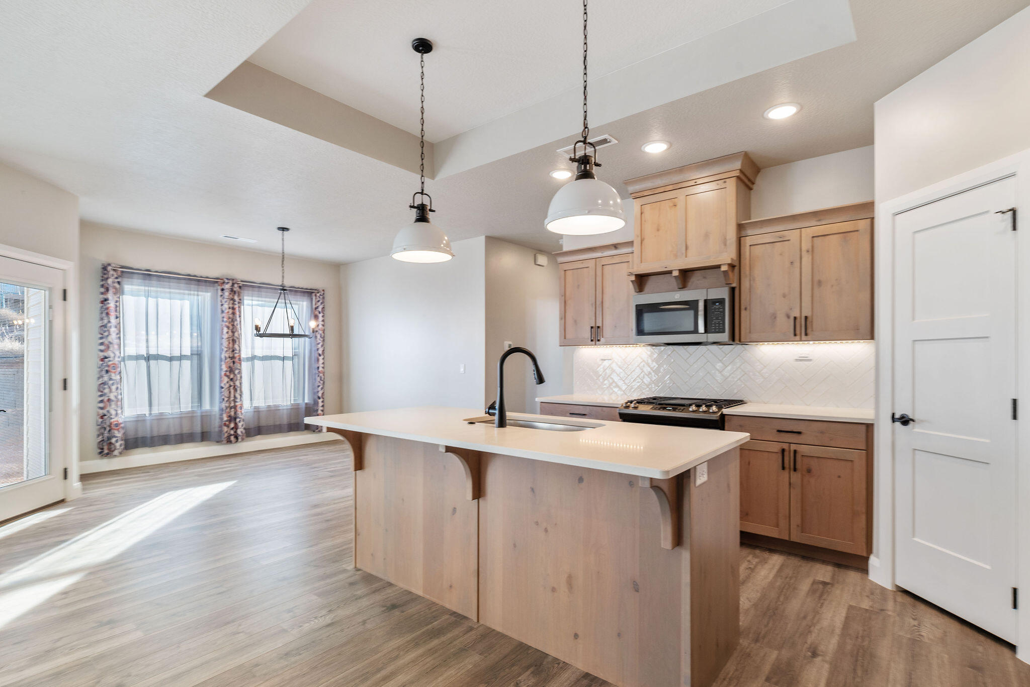 2735 W Sterling Drive DR