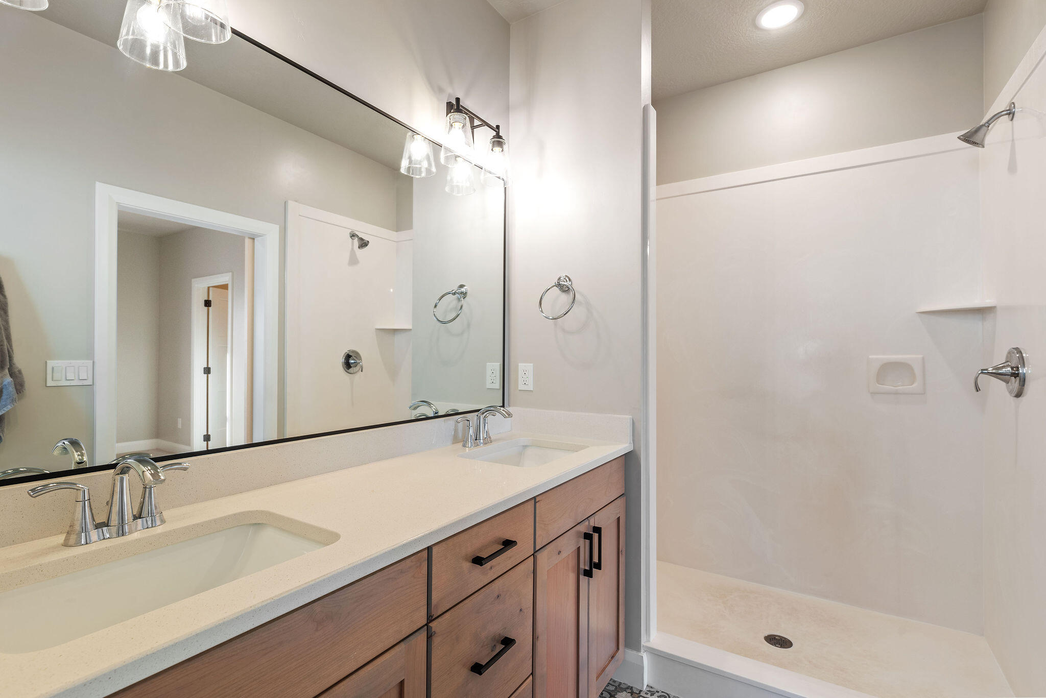 2735 W Sterling Drive DR