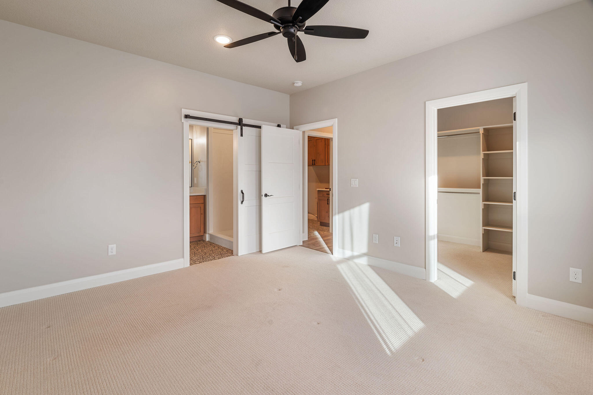 2735 W Sterling Drive DR