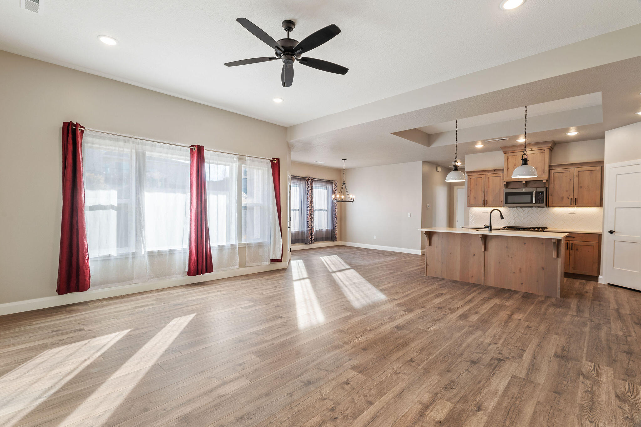 2735 W Sterling Drive DR