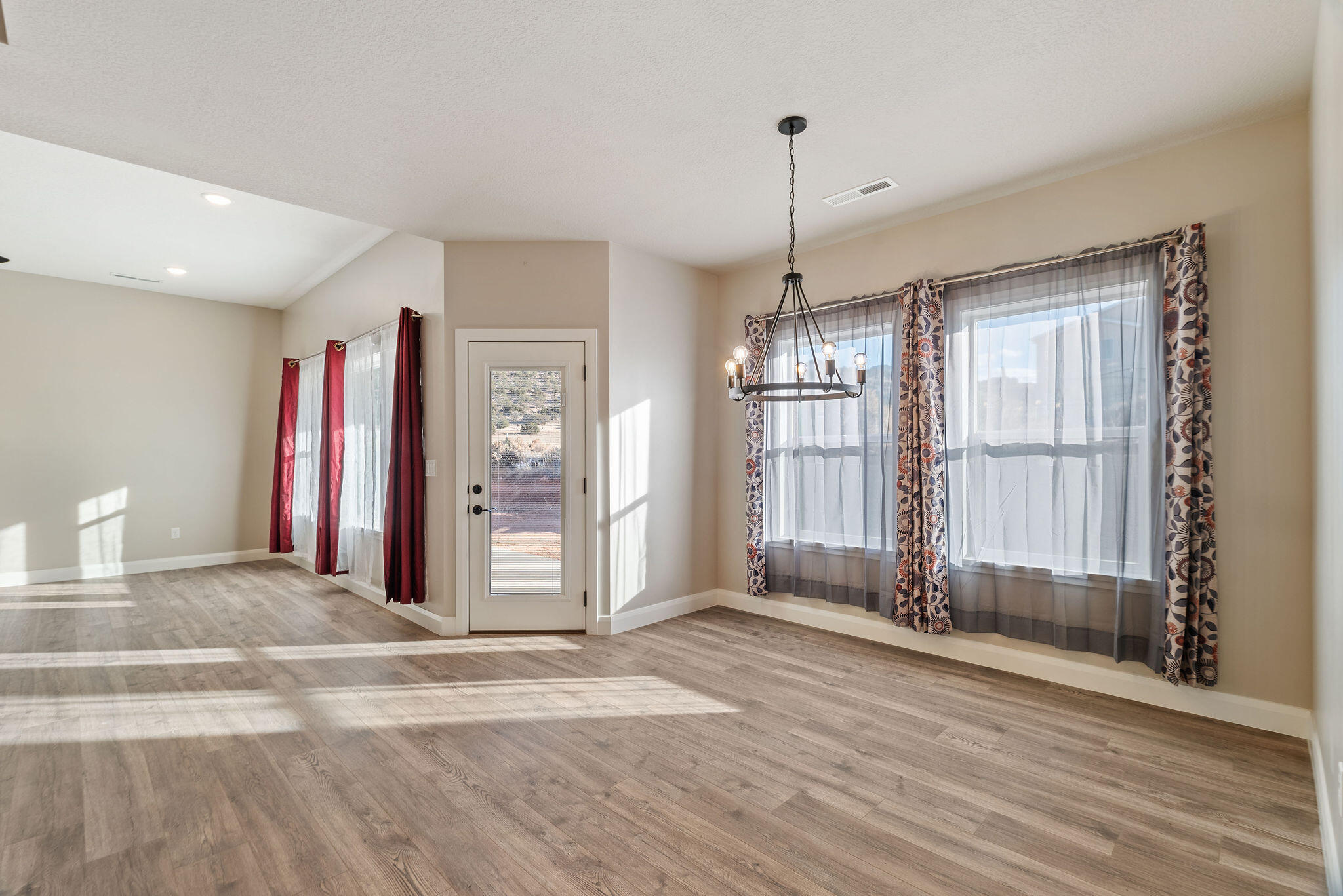 2735 W Sterling Drive DR