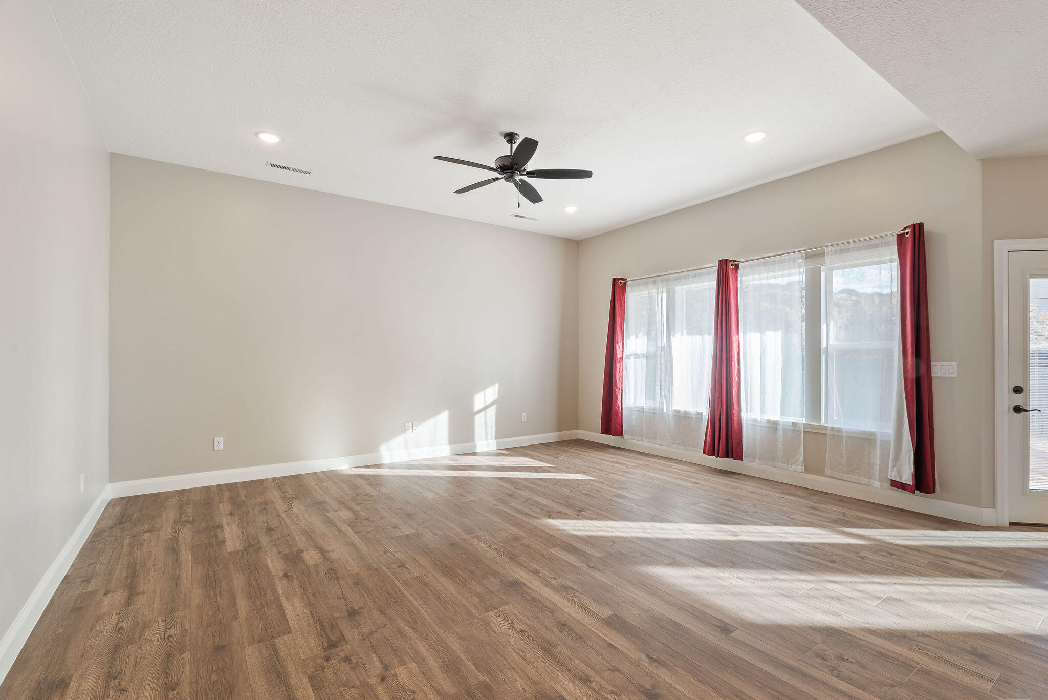 2735 W Sterling Drive DR