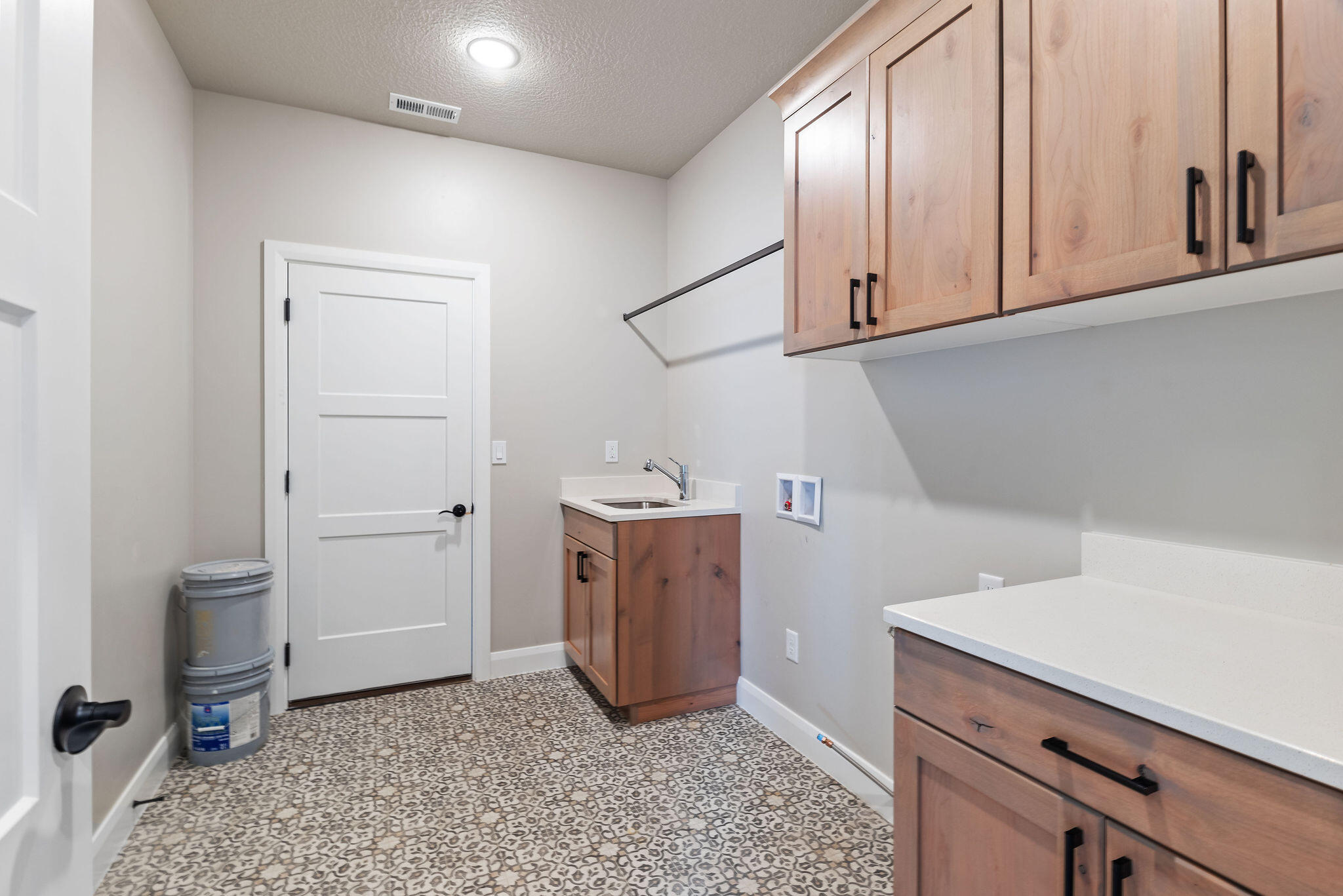 2735 W Sterling Drive DR