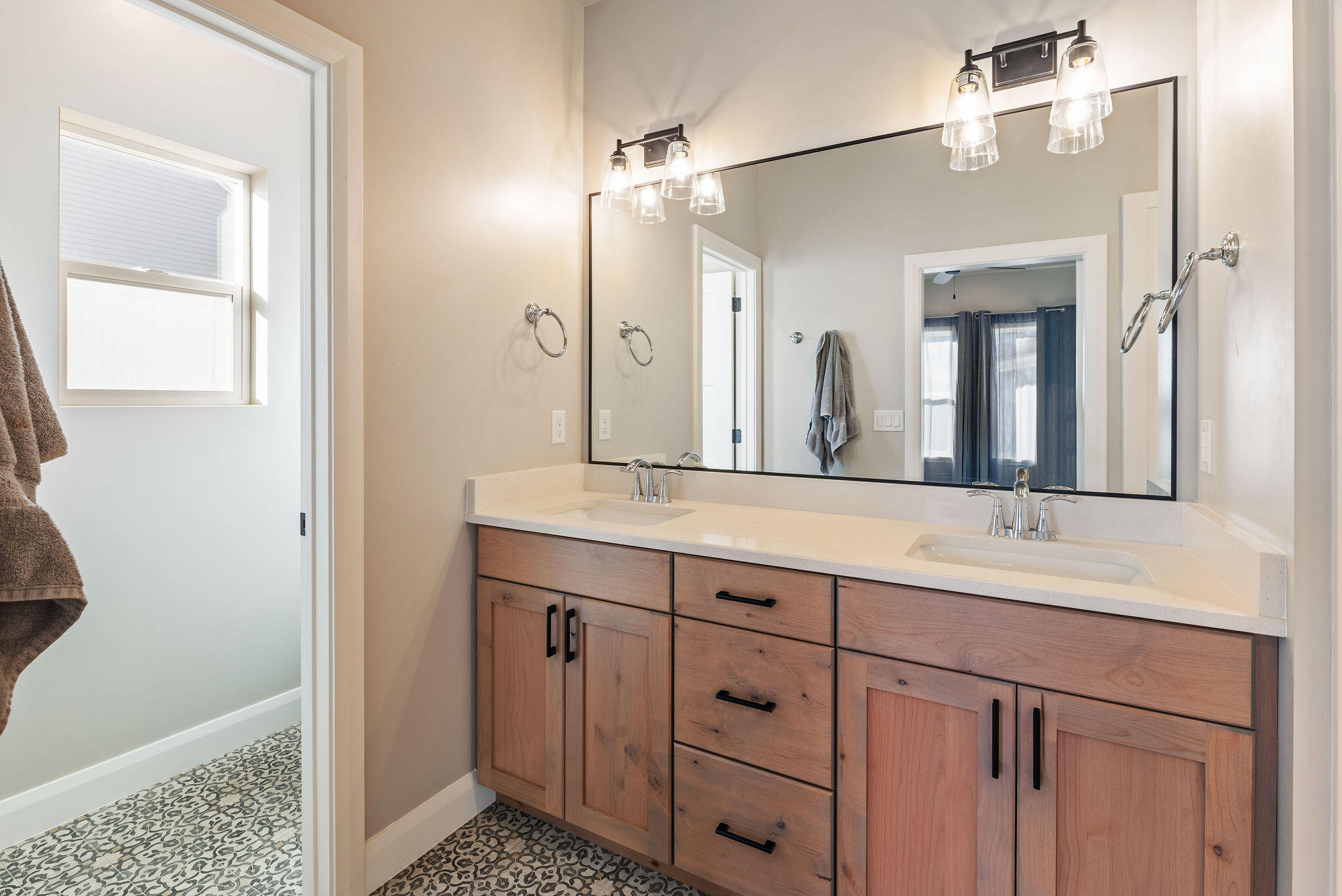 2735 W Sterling Drive DR