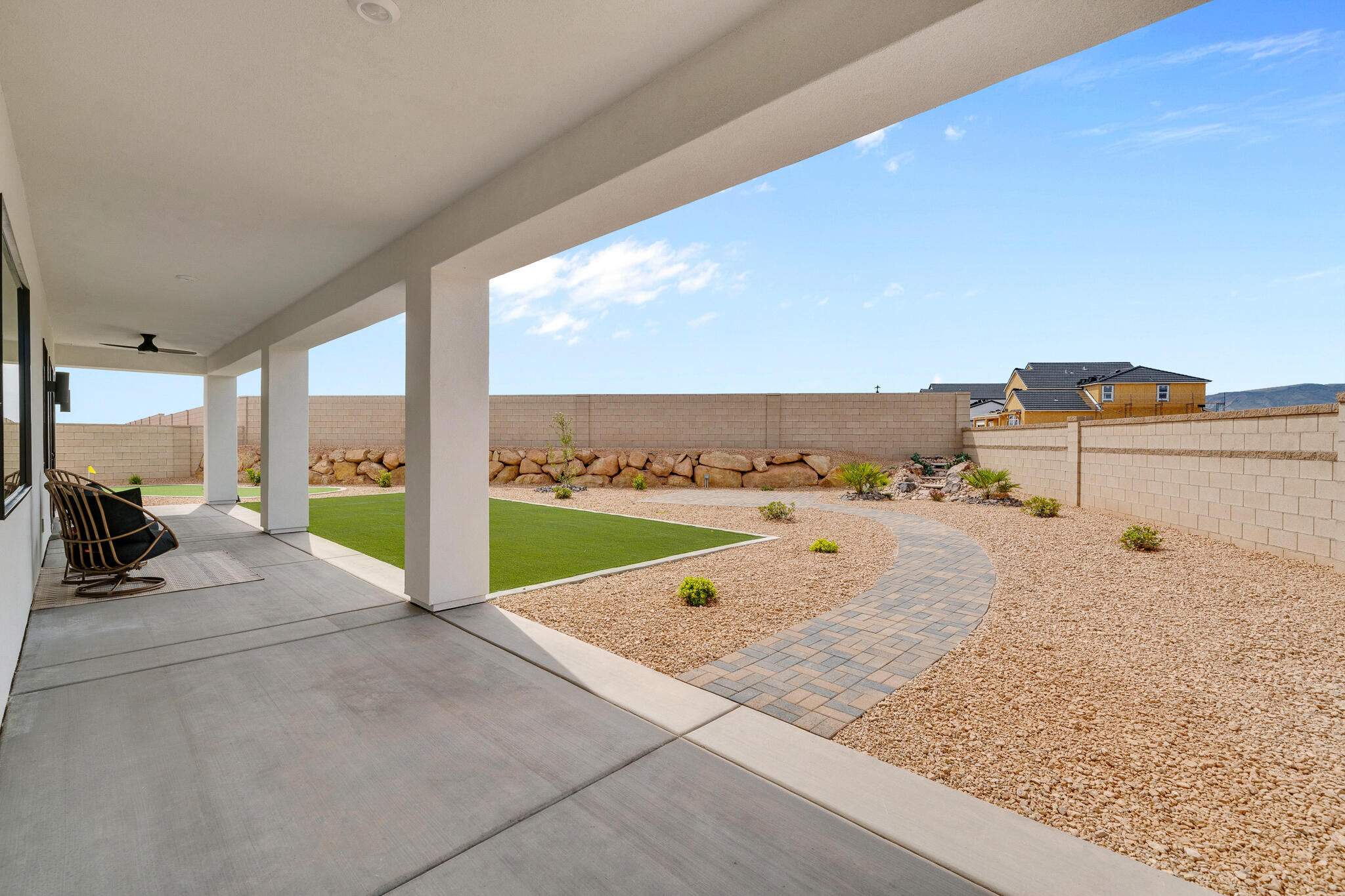 Spring Lily DR Unit: 322