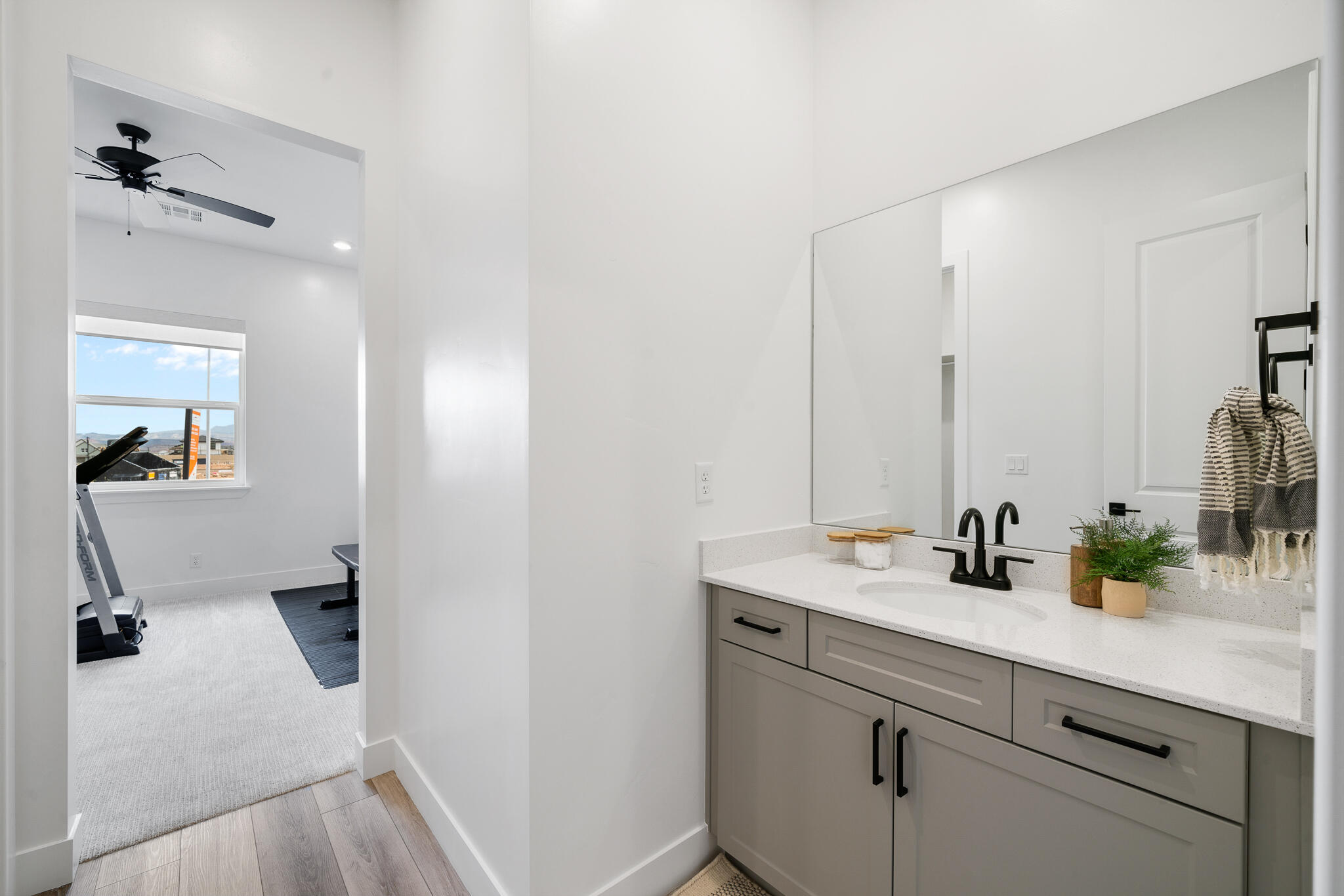 Spring Lily DR Unit: 322