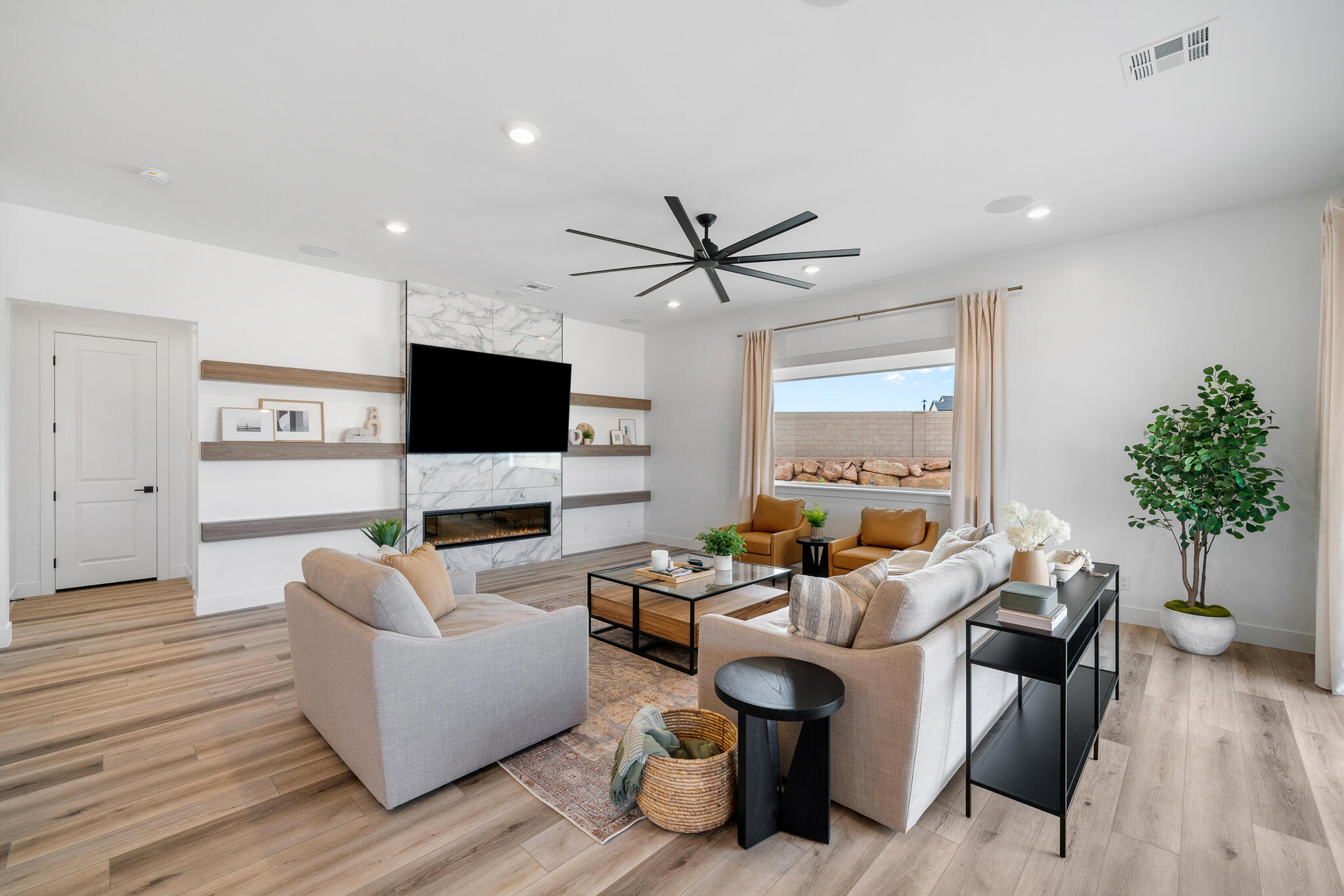 Spring Lily DR Unit: 322