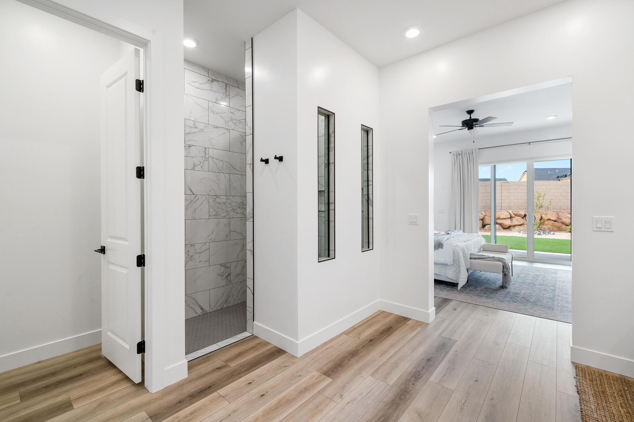 Spring Lily DR Unit: 322