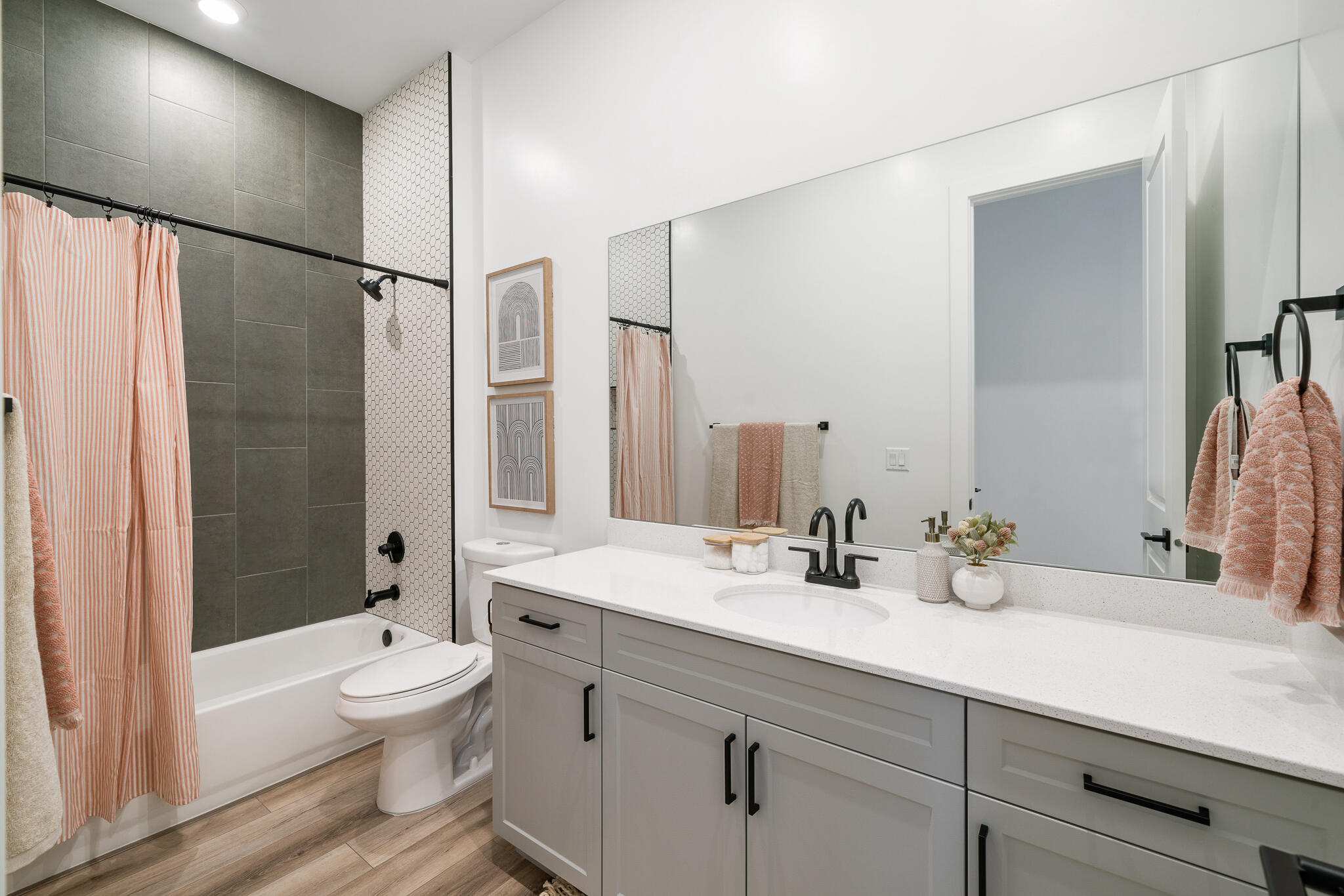 Spring Lily DR Unit: 322