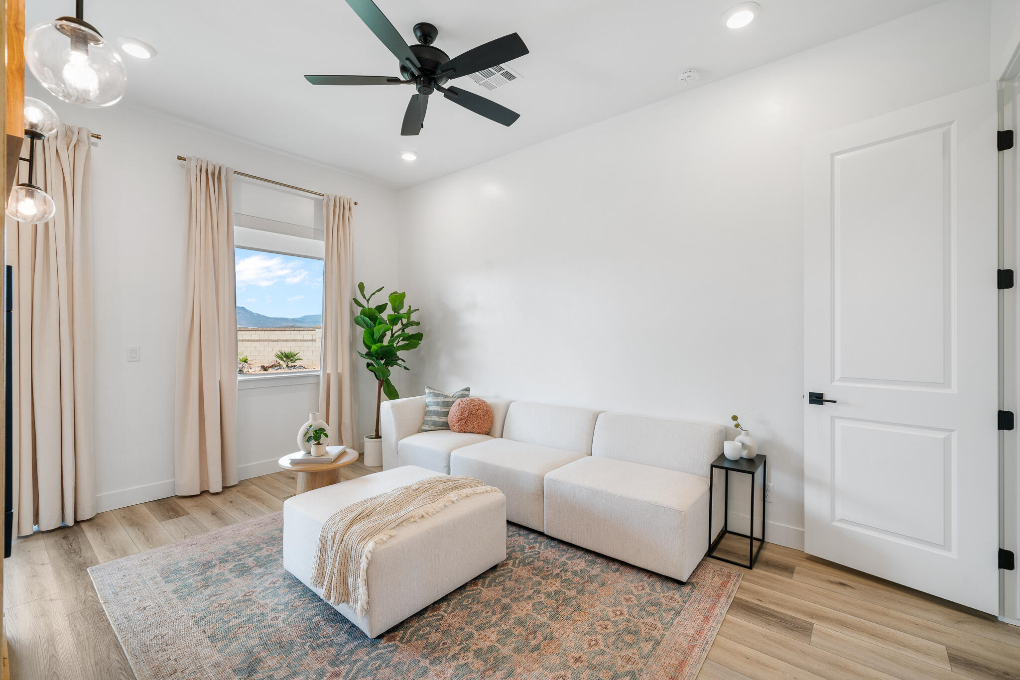 Spring Lily DR Unit: 322