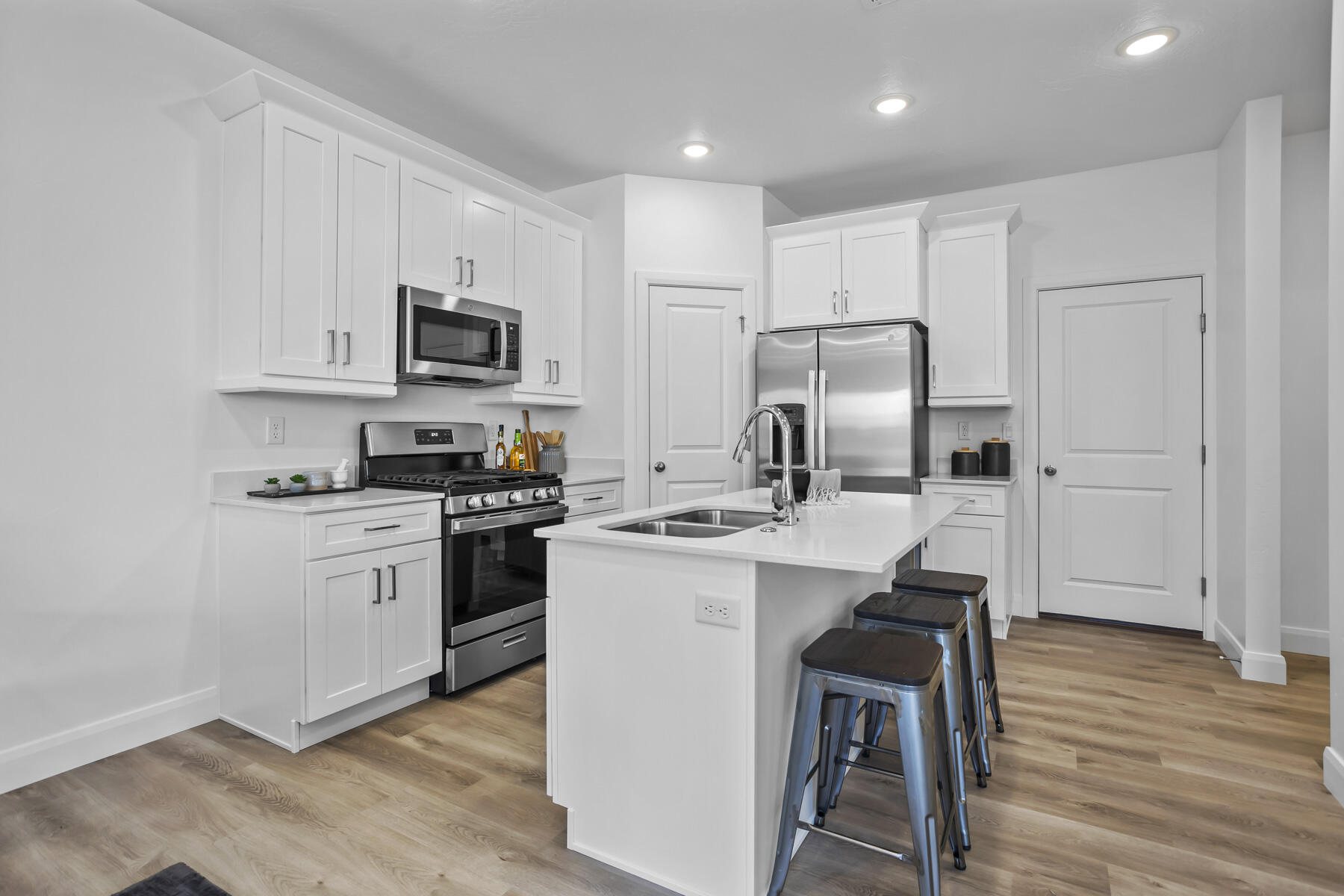 484 W Greenstone Place Unit: #1011