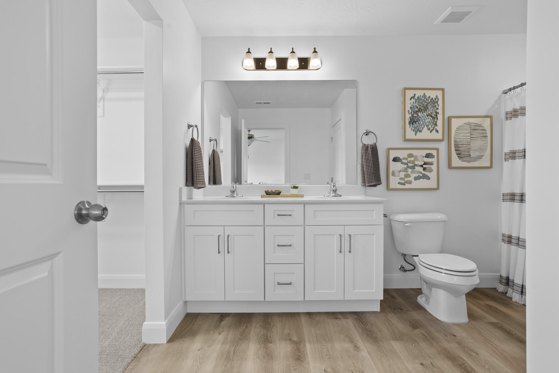 484 W Greenstone Place Unit: #1011