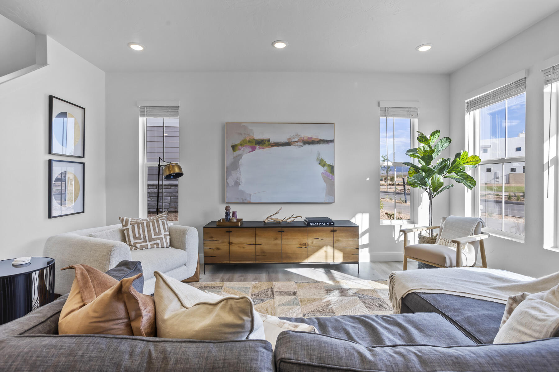 484 W Greenstone Place Unit: #1011