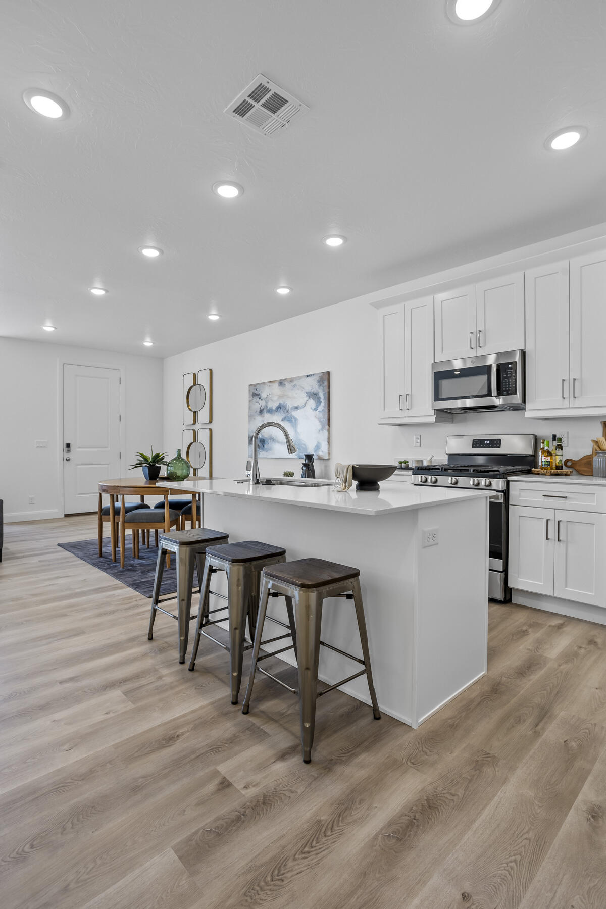 484 W Greenstone Place Unit: #1011