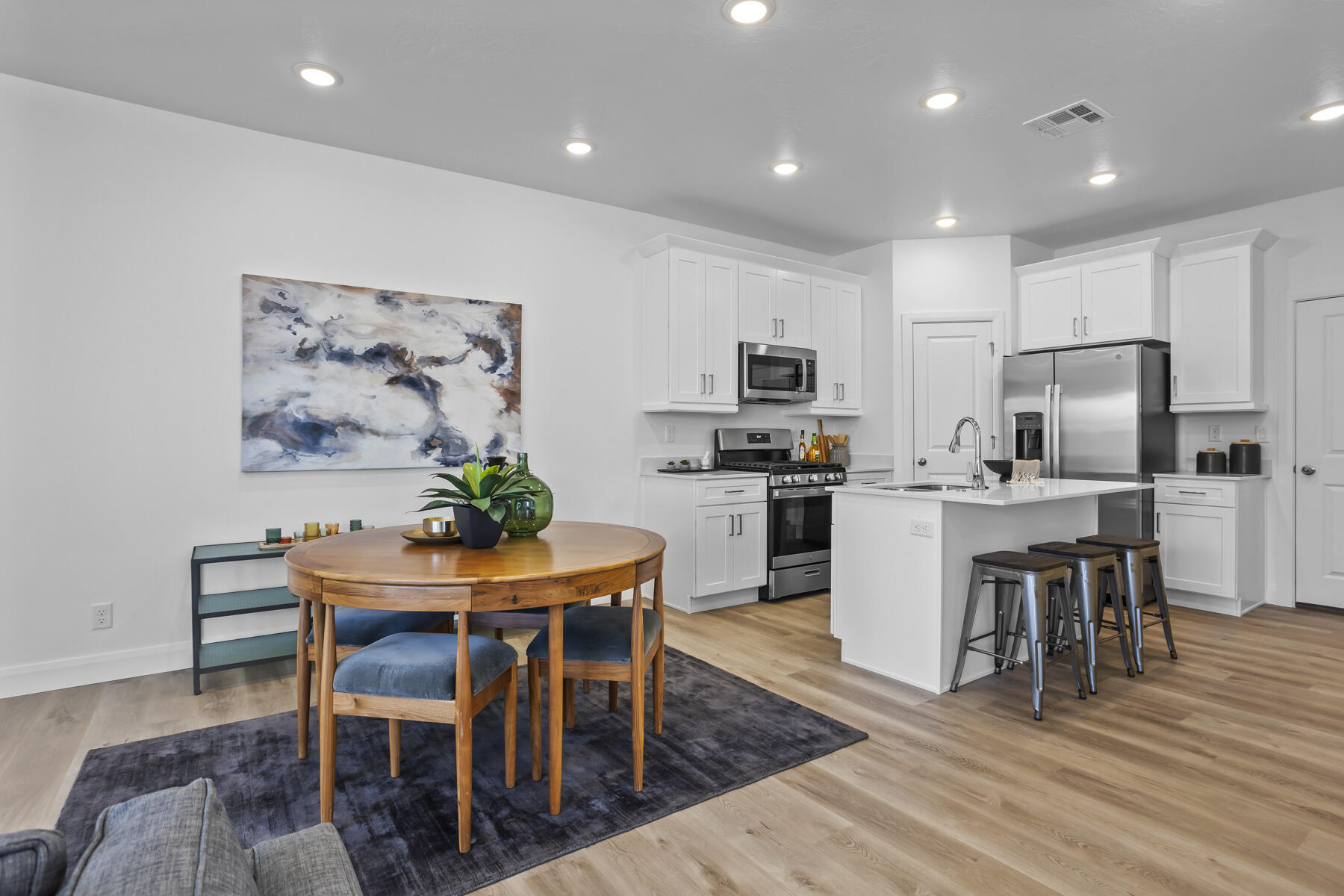 484 W Greenstone Place Unit: #1011