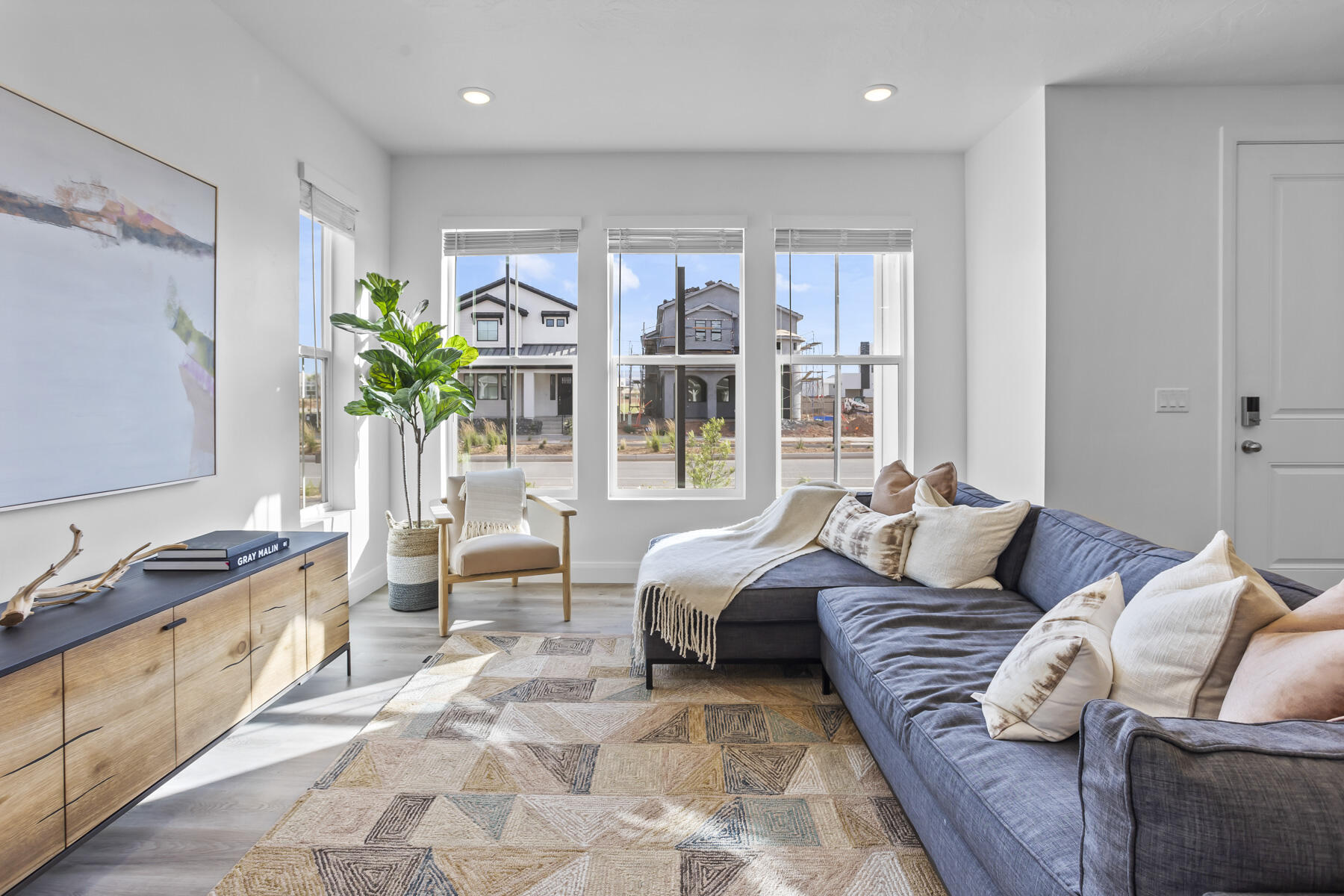 484 W Greenstone Place Unit: #1011