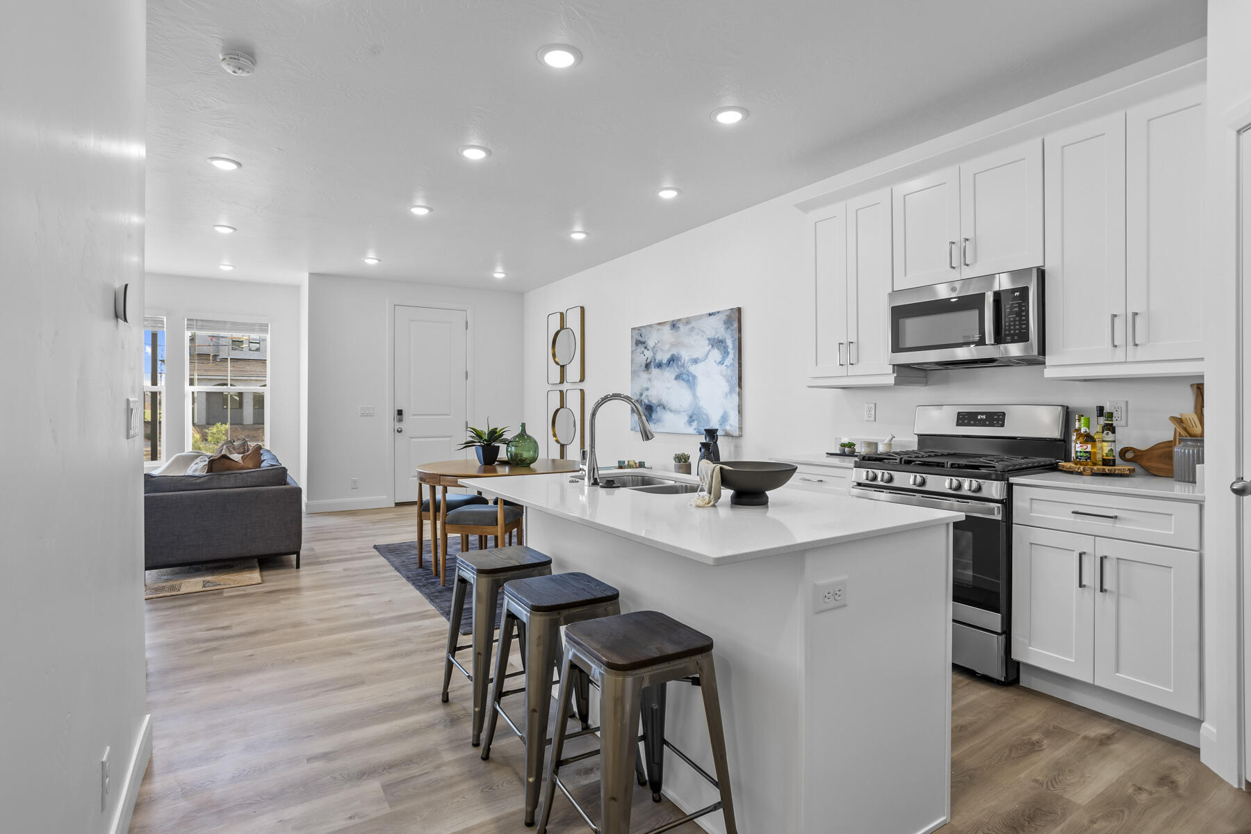 484 W Greenstone Place Unit: #1011