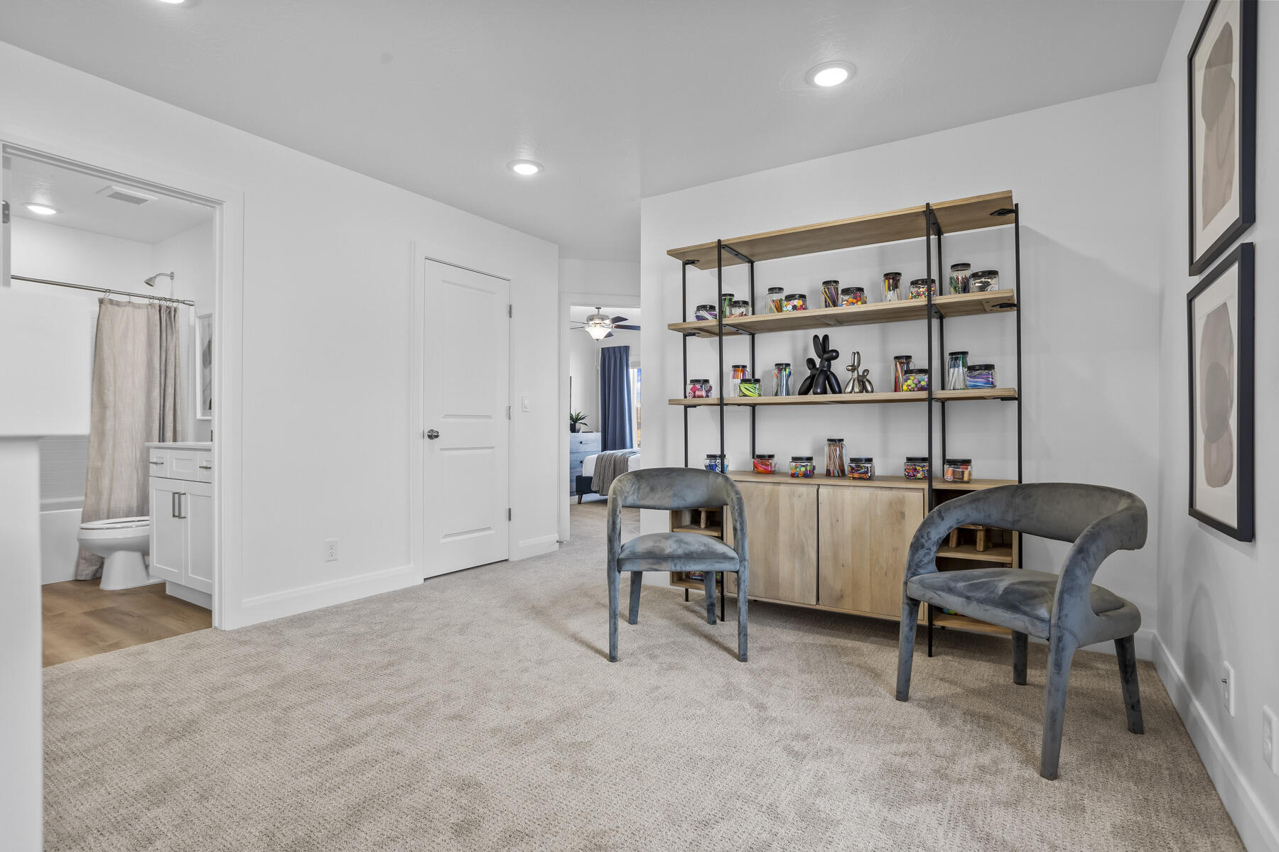 484 W Greenstone Place Unit: #1011