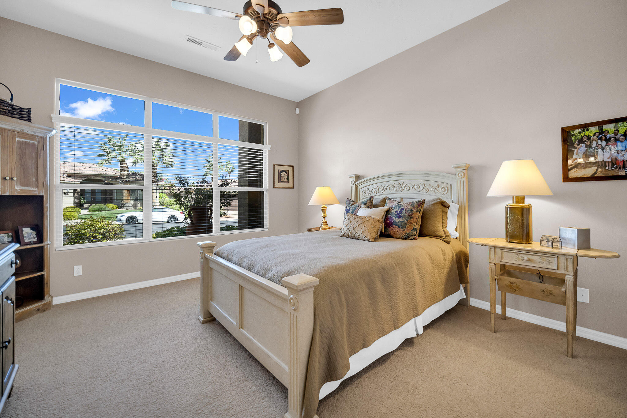 2587 W Rio Lobo DR