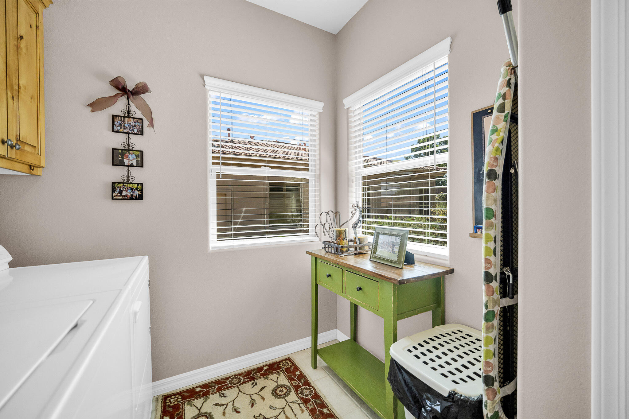 2587 W Rio Lobo DR