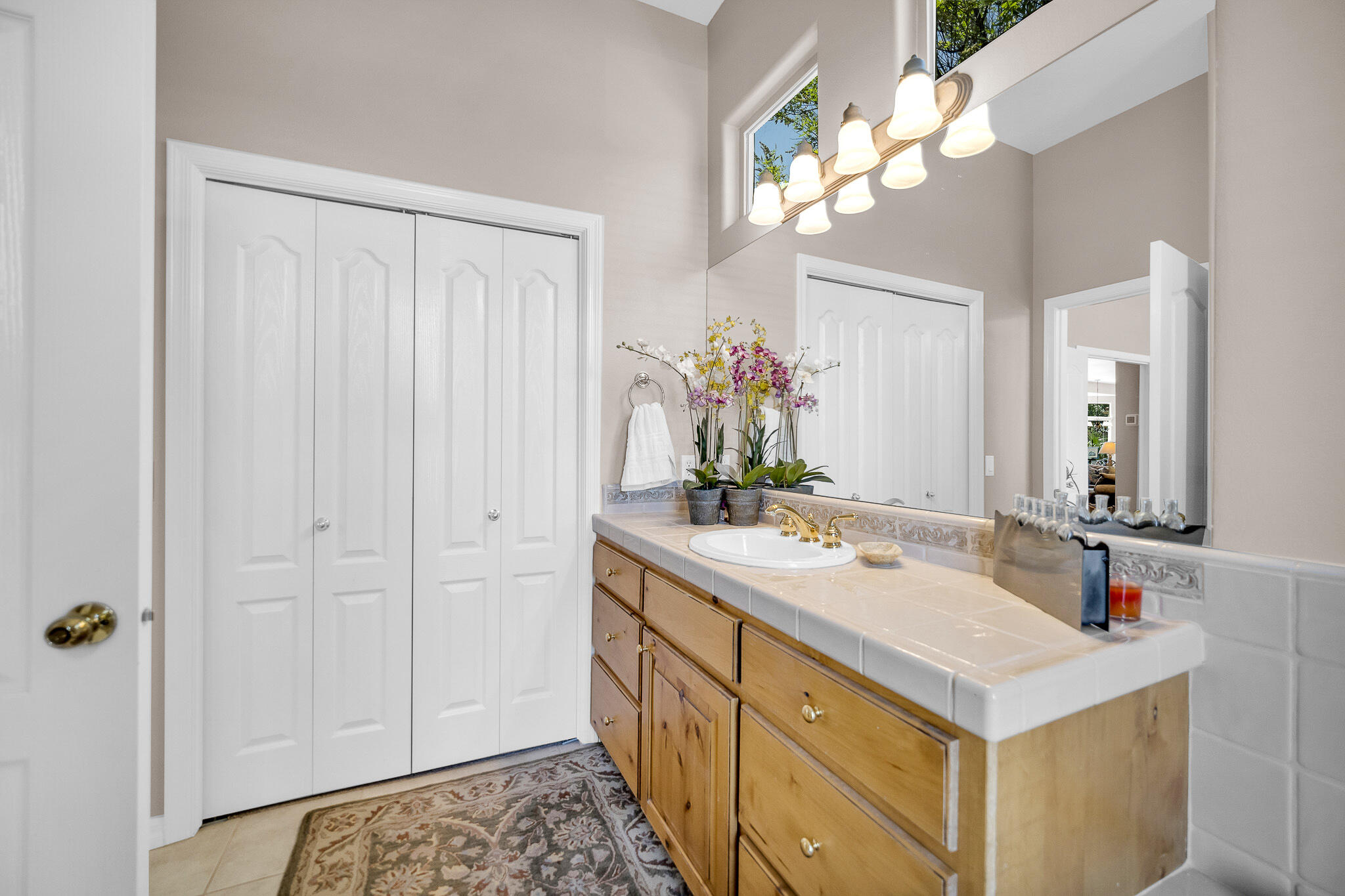 2587 W Rio Lobo DR
