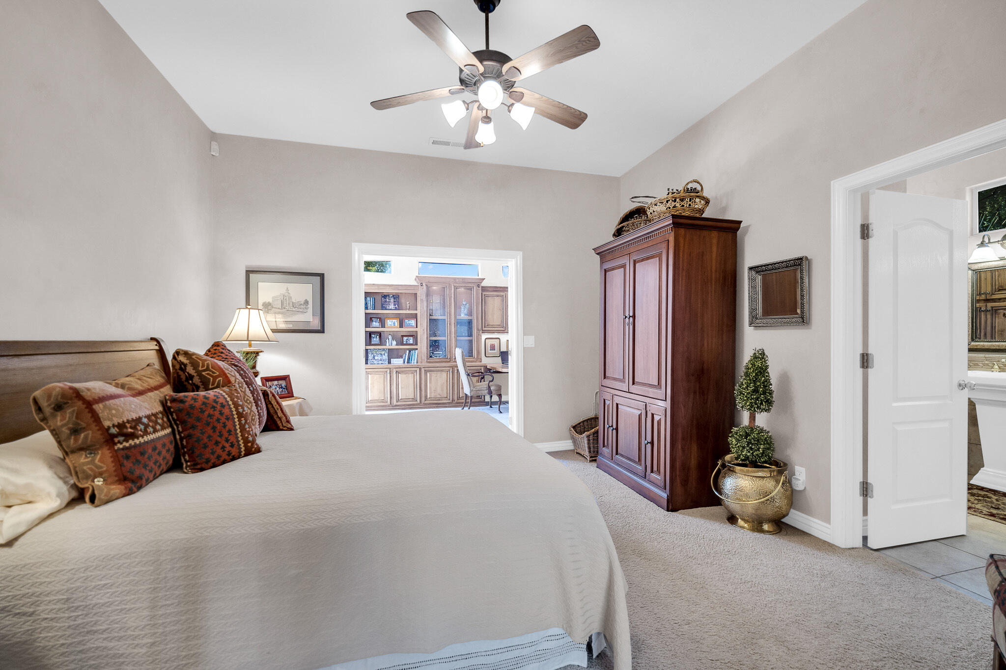 2587 W Rio Lobo DR