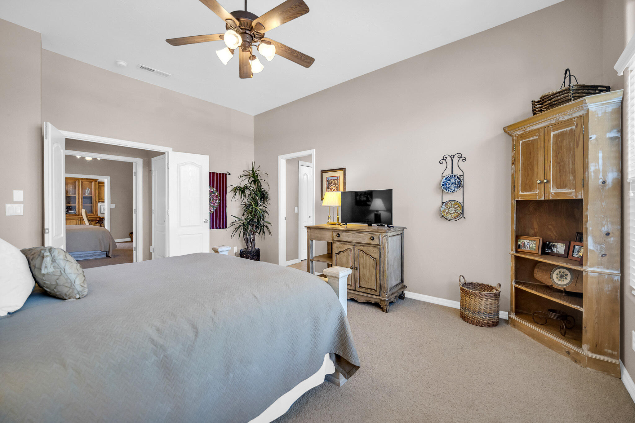 2587 W Rio Lobo DR