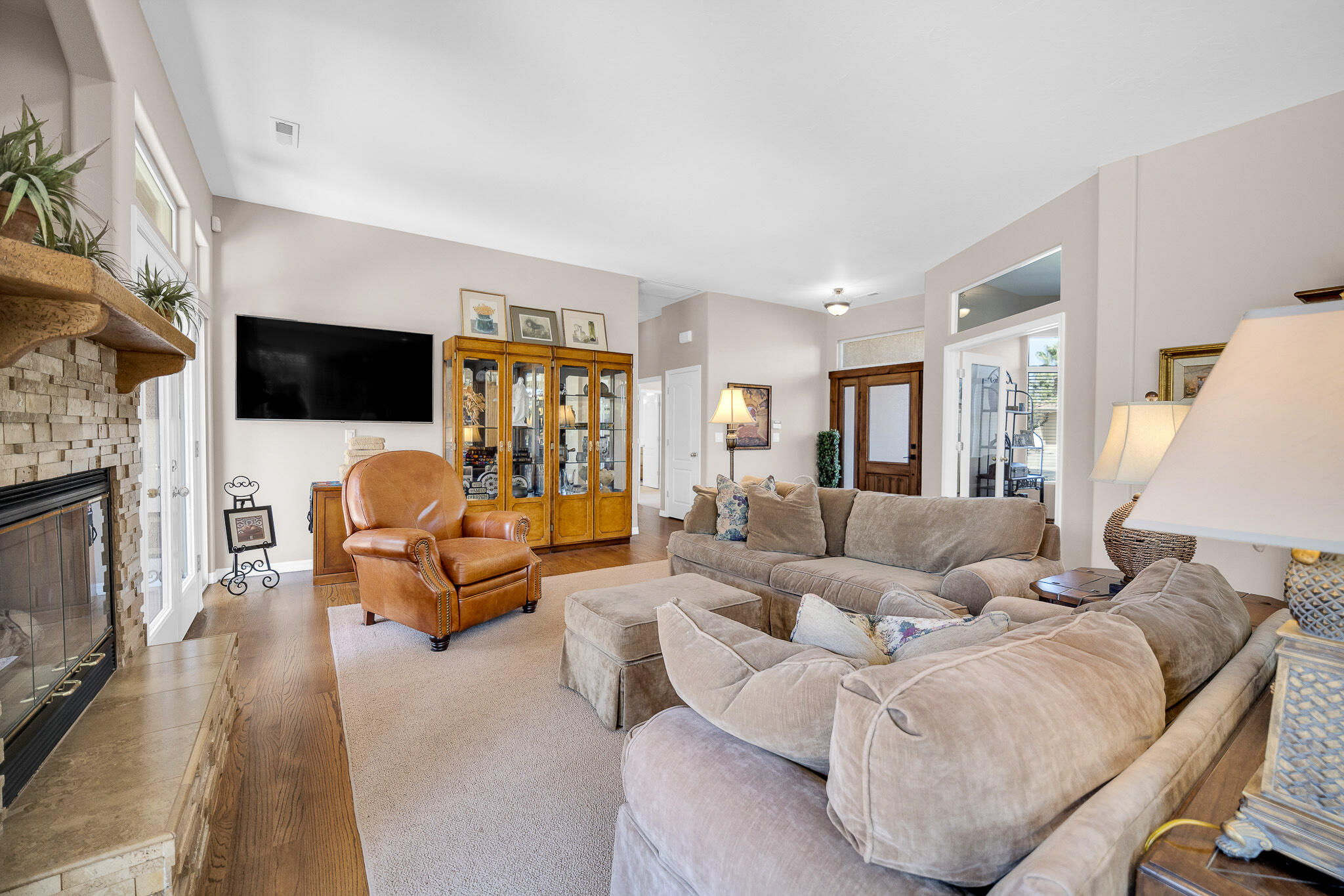 2587 W Rio Lobo DR