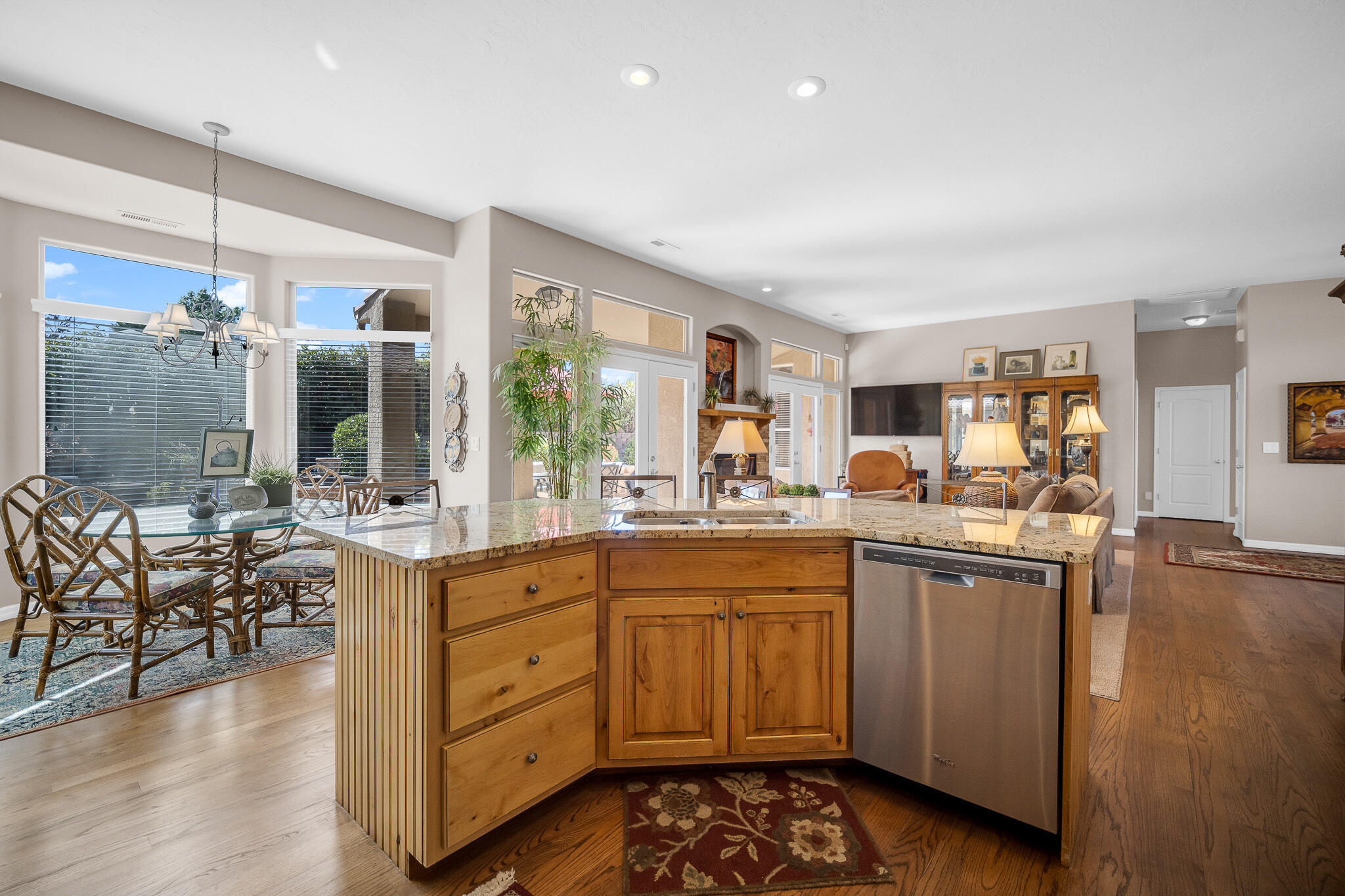 2587 W Rio Lobo DR