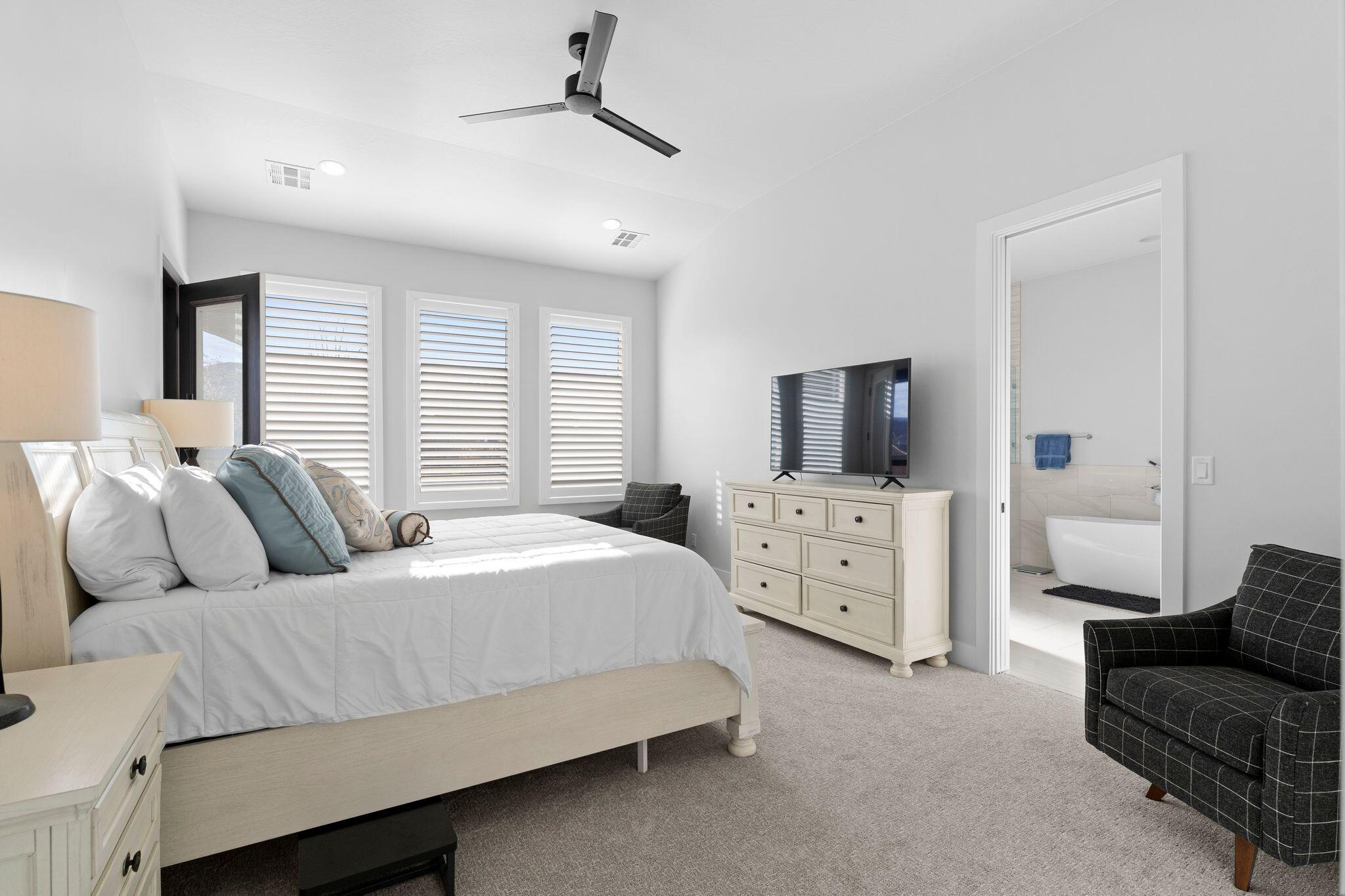 4805 S Homestead Way