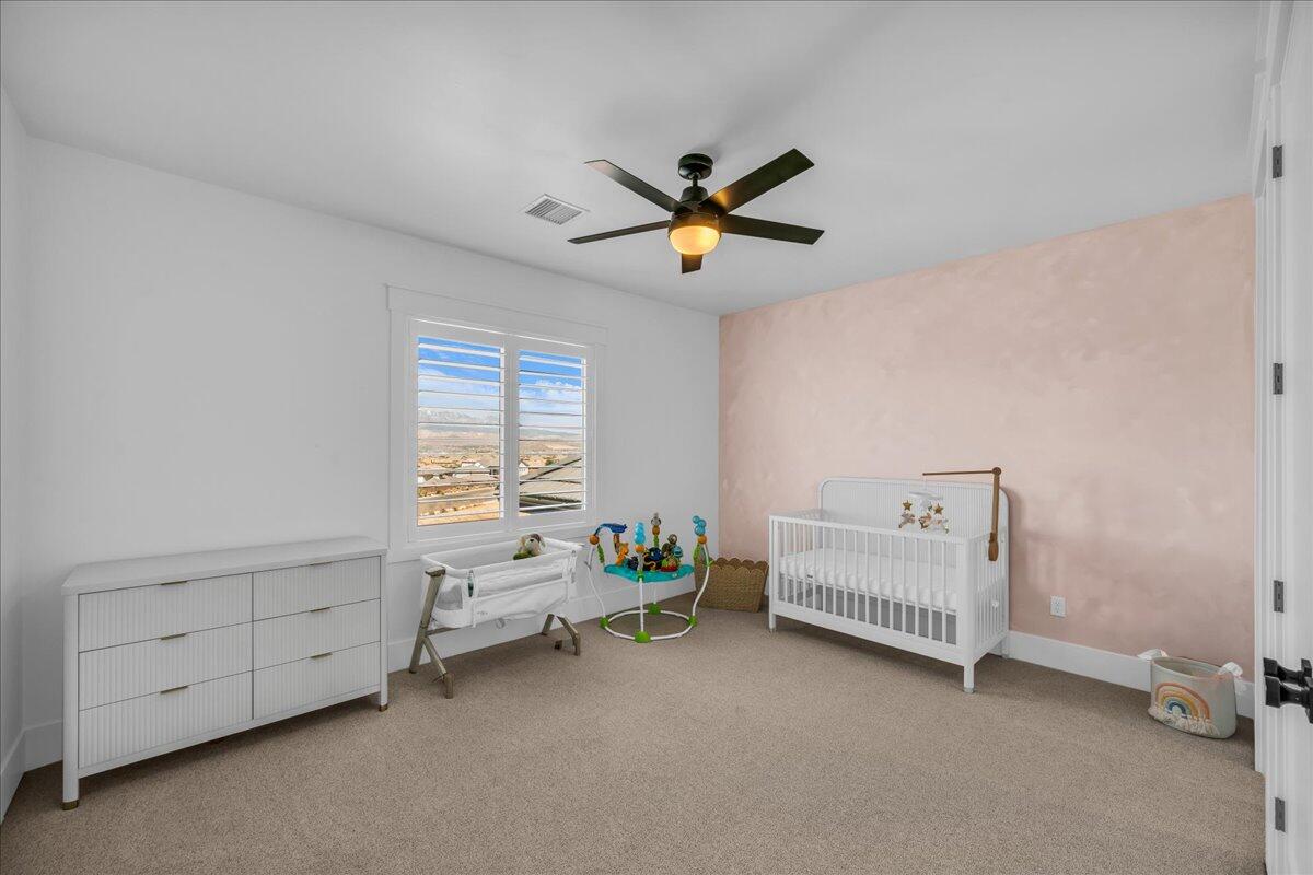 2787 E Cliff Shadow DR