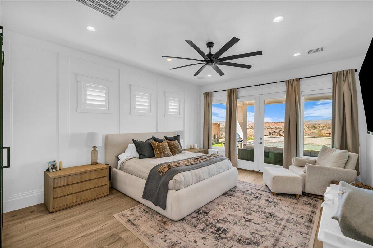 2787 E Cliff Shadow DR