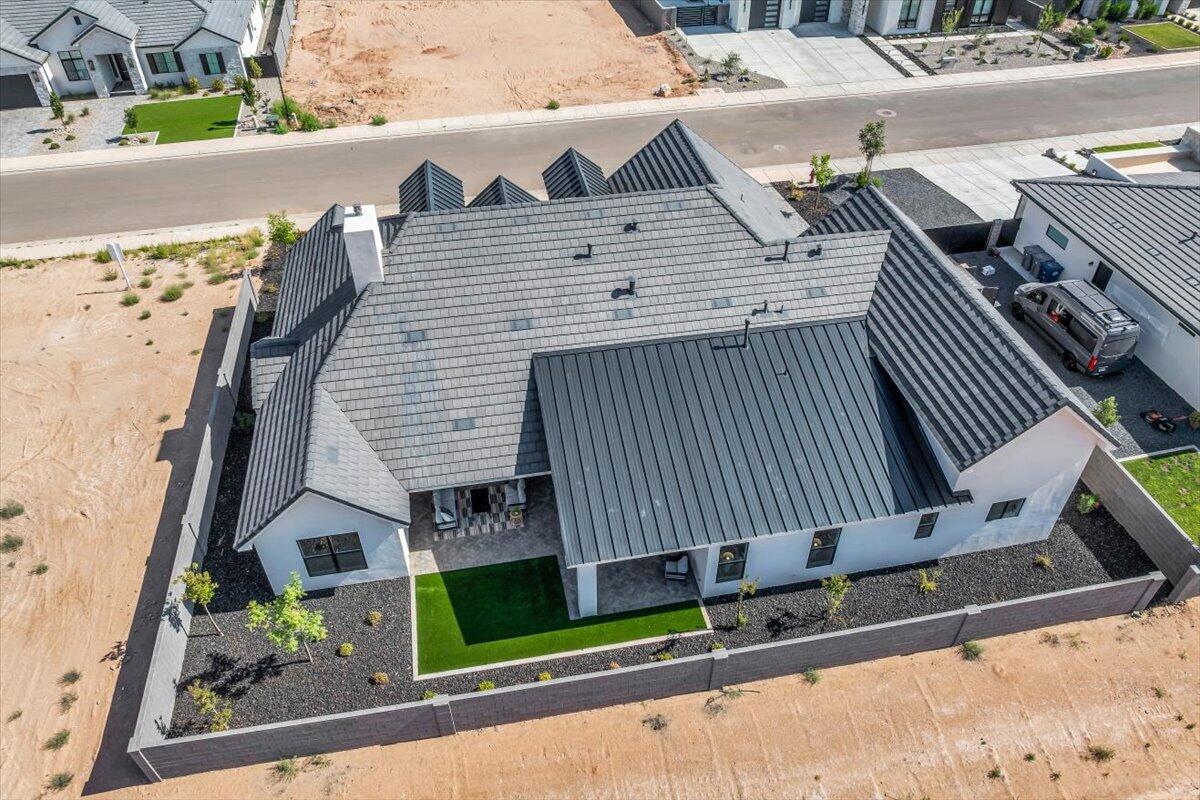 2738 STONEDALE DR