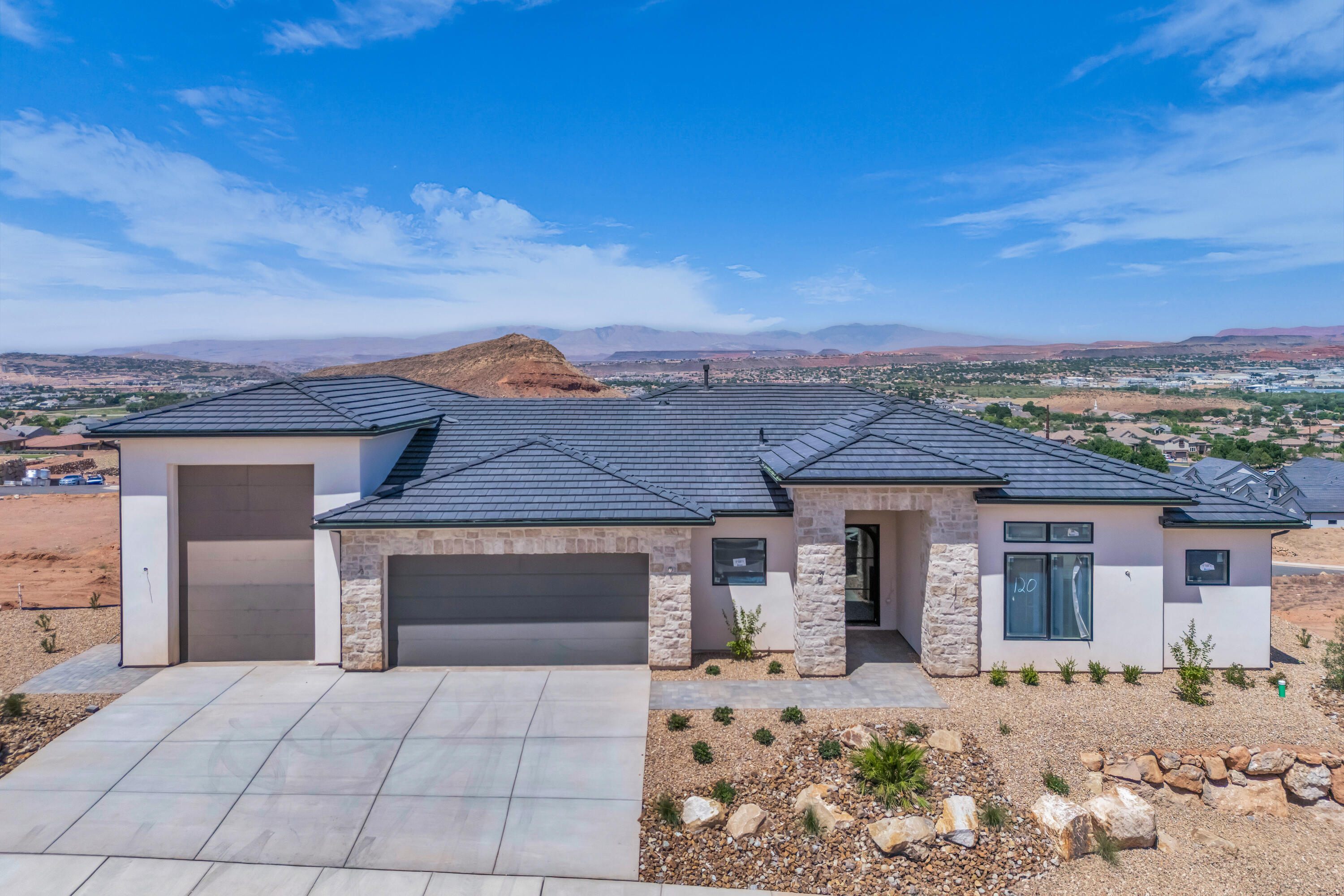 2072 S Pony Way