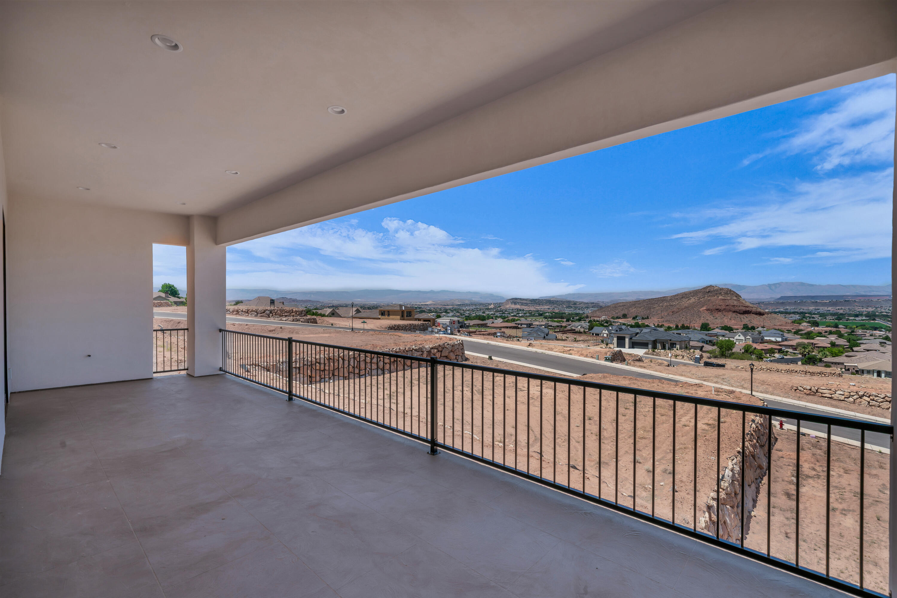 2072 S Pony Way