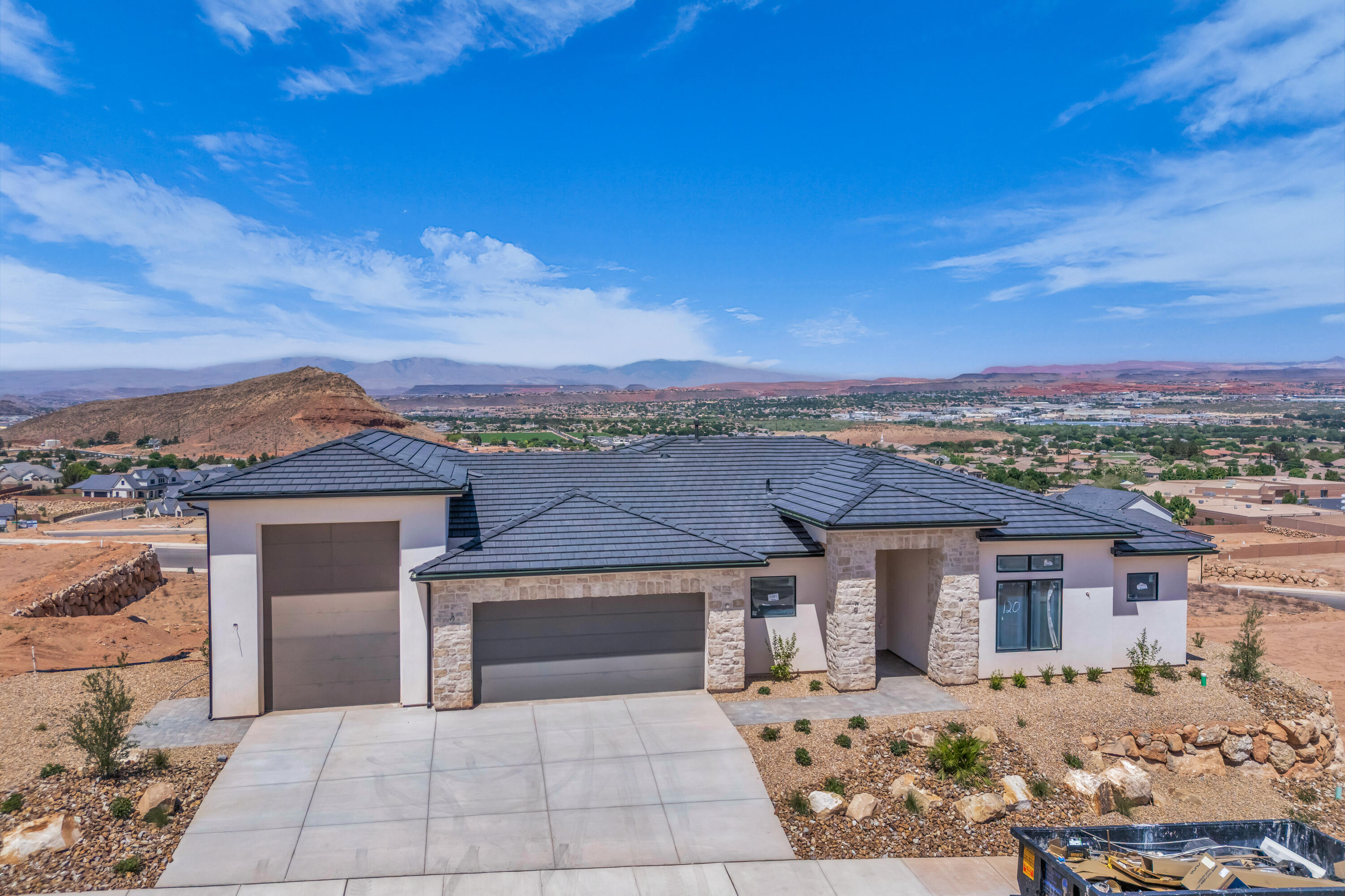 2072 S Pony Way