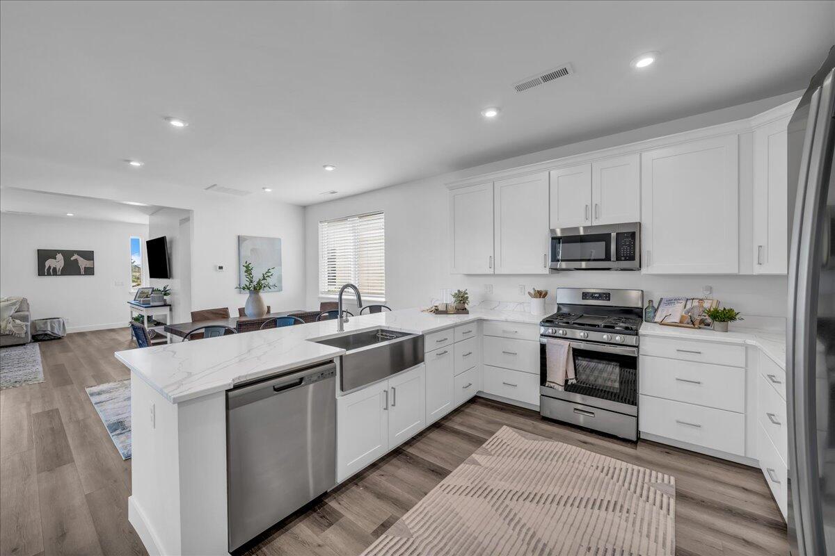 6032 Silver Birch LN