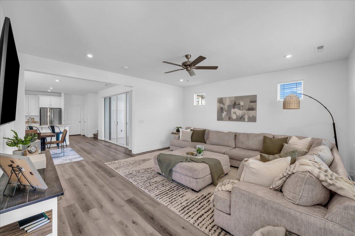 6032 Silver Birch LN