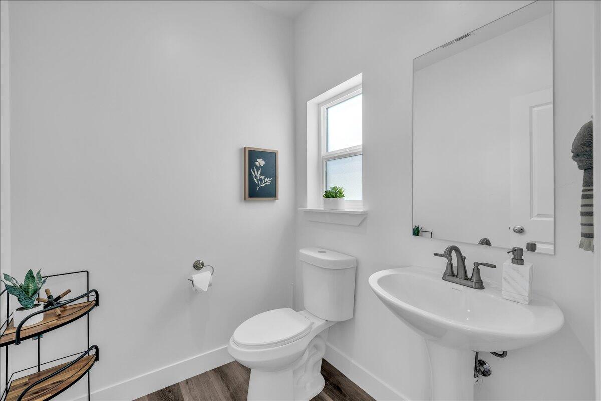 6032 Silver Birch LN