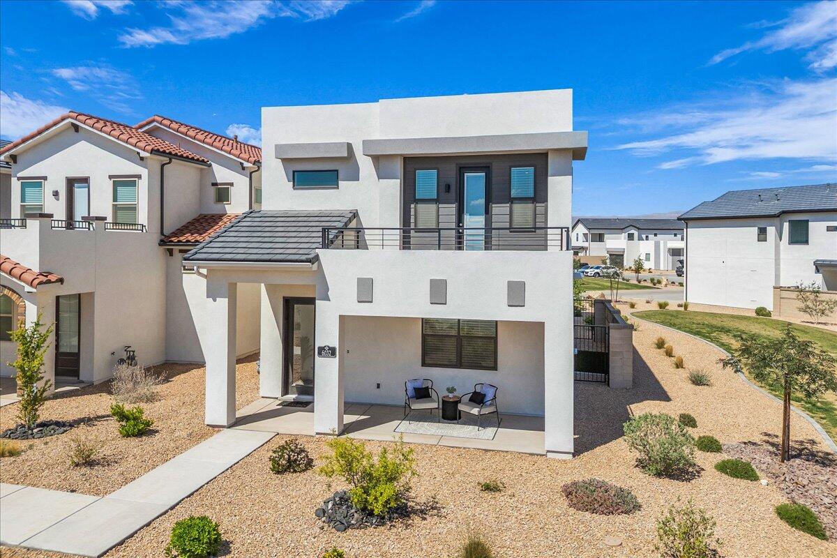 6032 Silver Birch LN