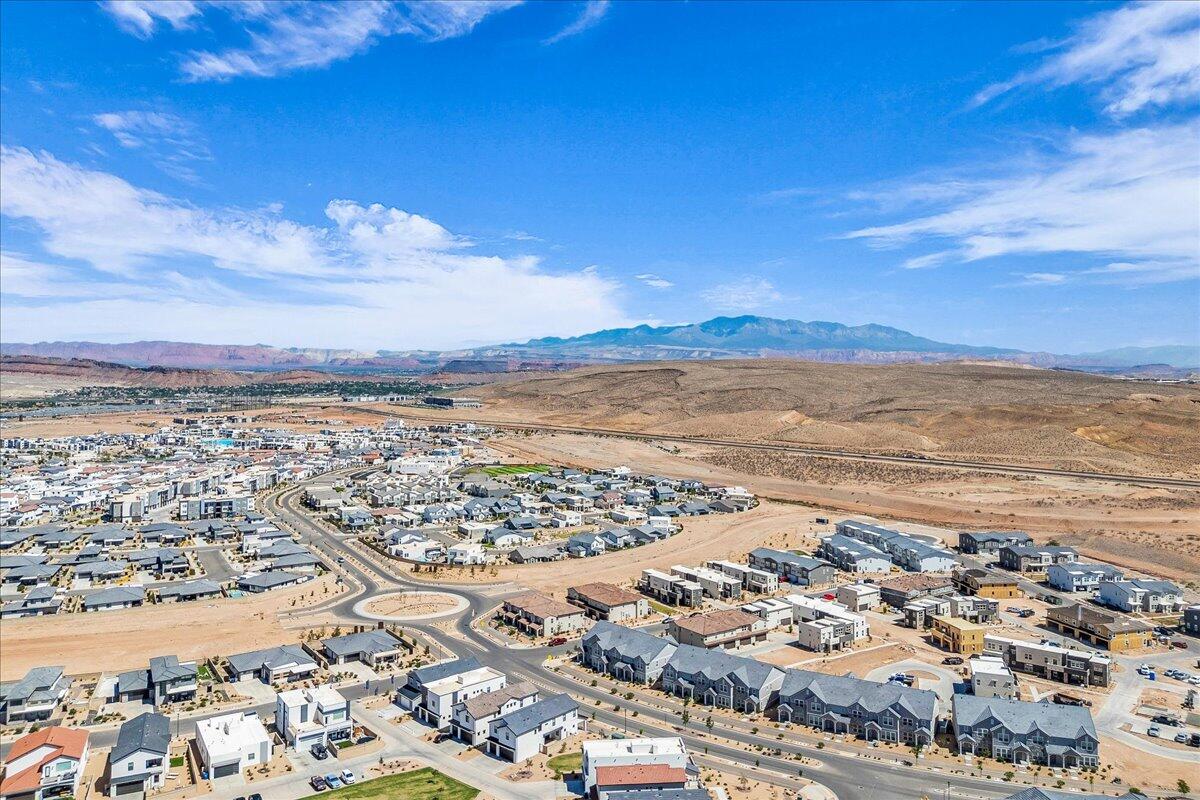 6032 Silver Birch LN