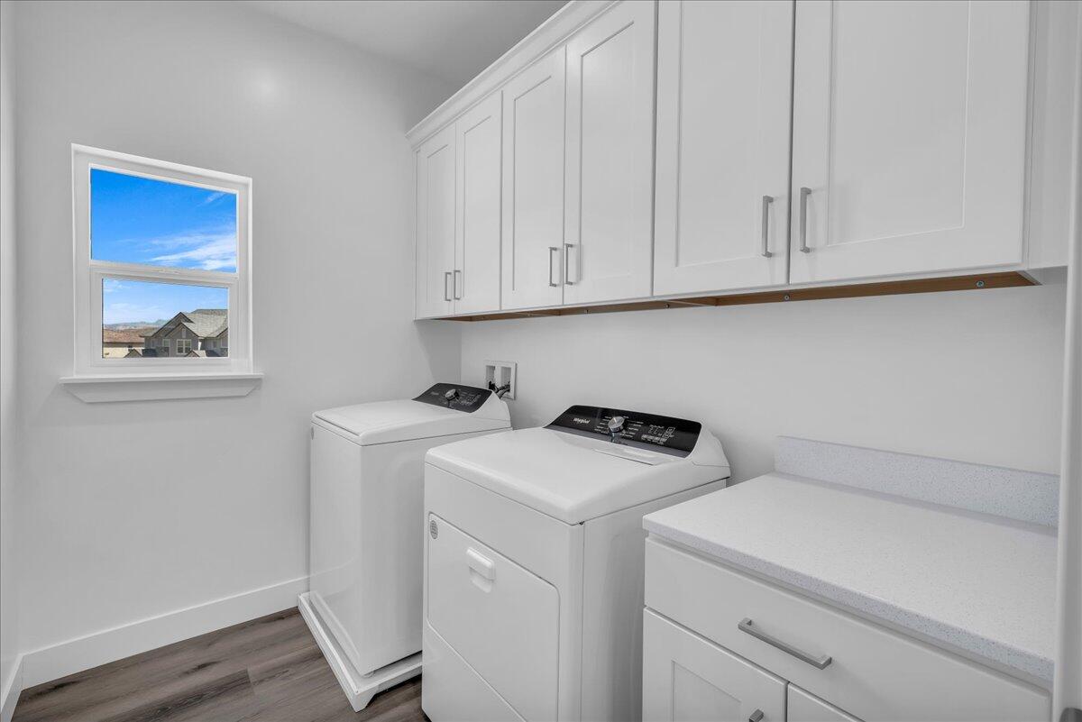 6032 Silver Birch LN