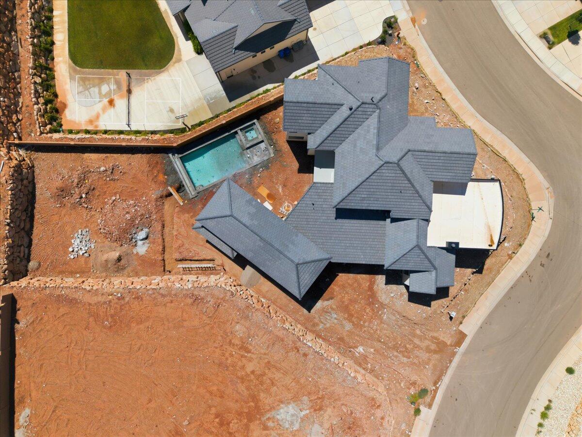 1226 E PONY TRAIL Way