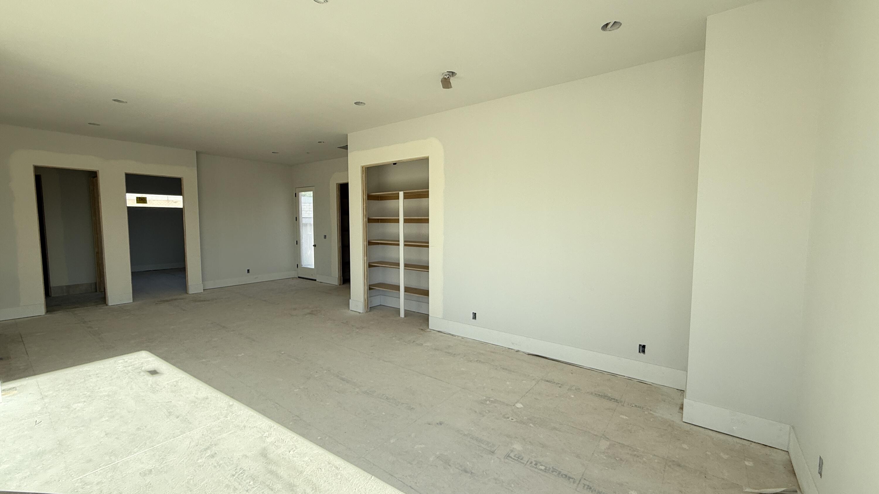 1226 E PONY TRAIL Way