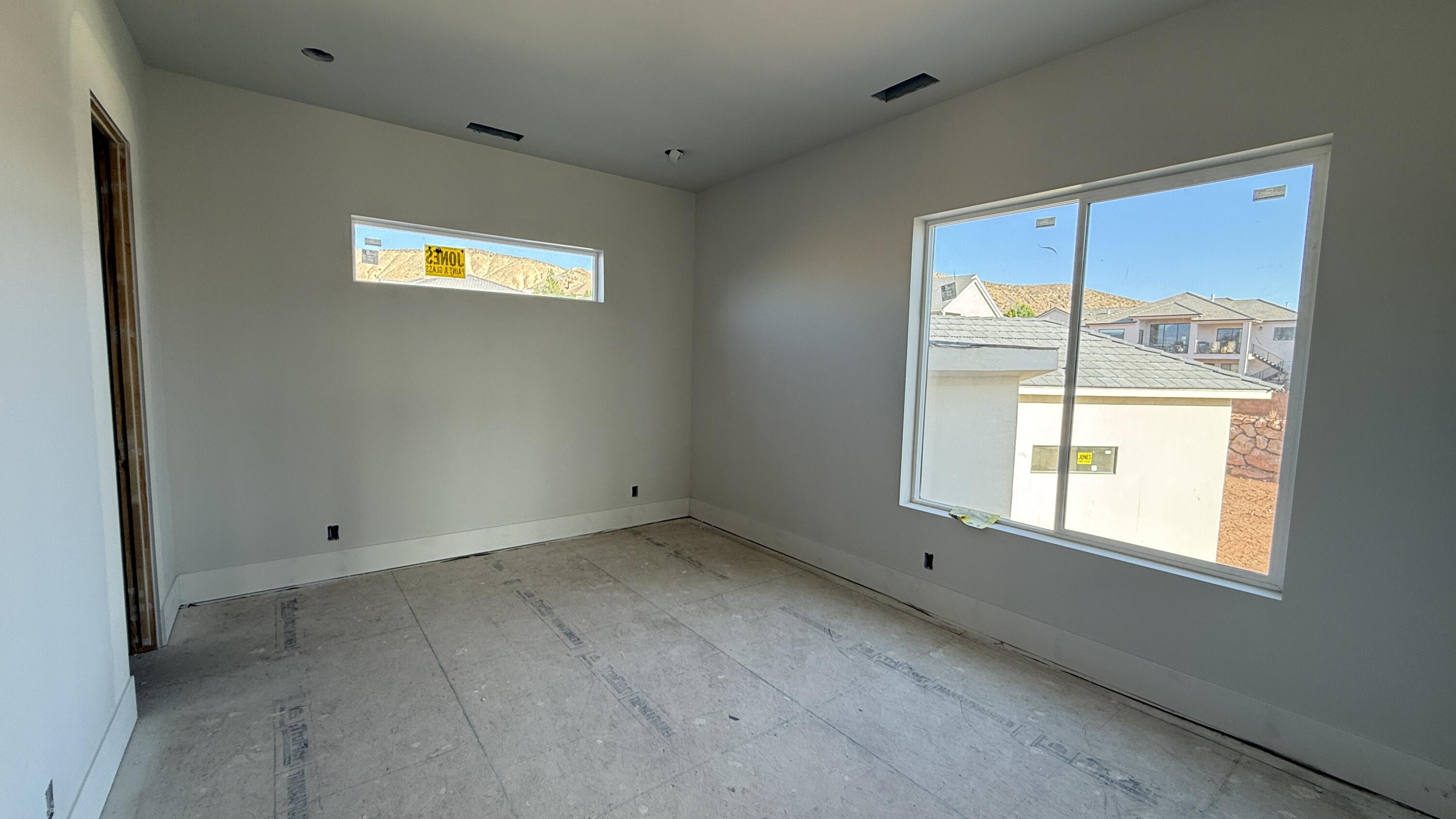 1226 E PONY TRAIL Way