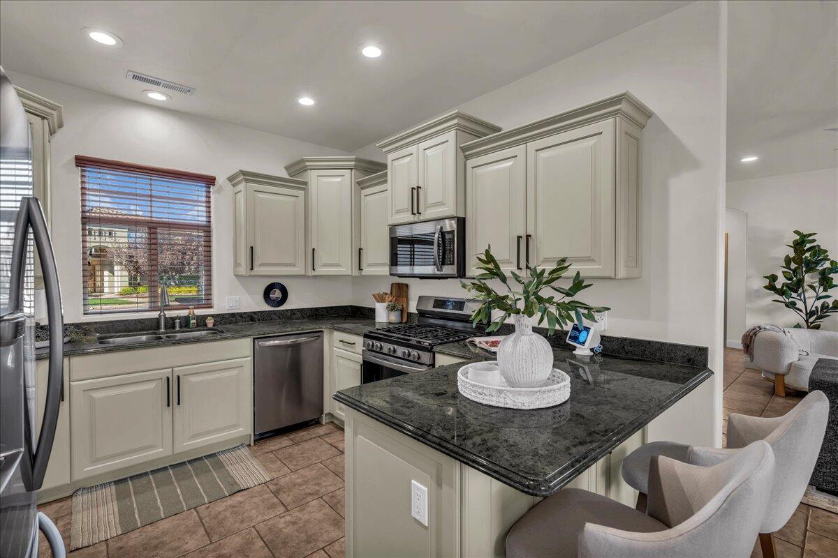 1741 S SUMMERFIELD LN