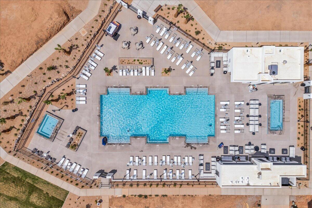 714 W JUNIPER HILL DR 220